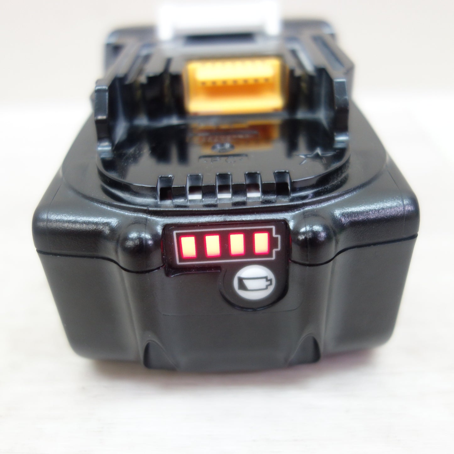 [送料無料] キレイ☆マキタ Li-ion リチウム イオン バッテリー BL1830B 3.0Ah 18V 電動 工具 makita マルノコ ハンマードリル 等☆