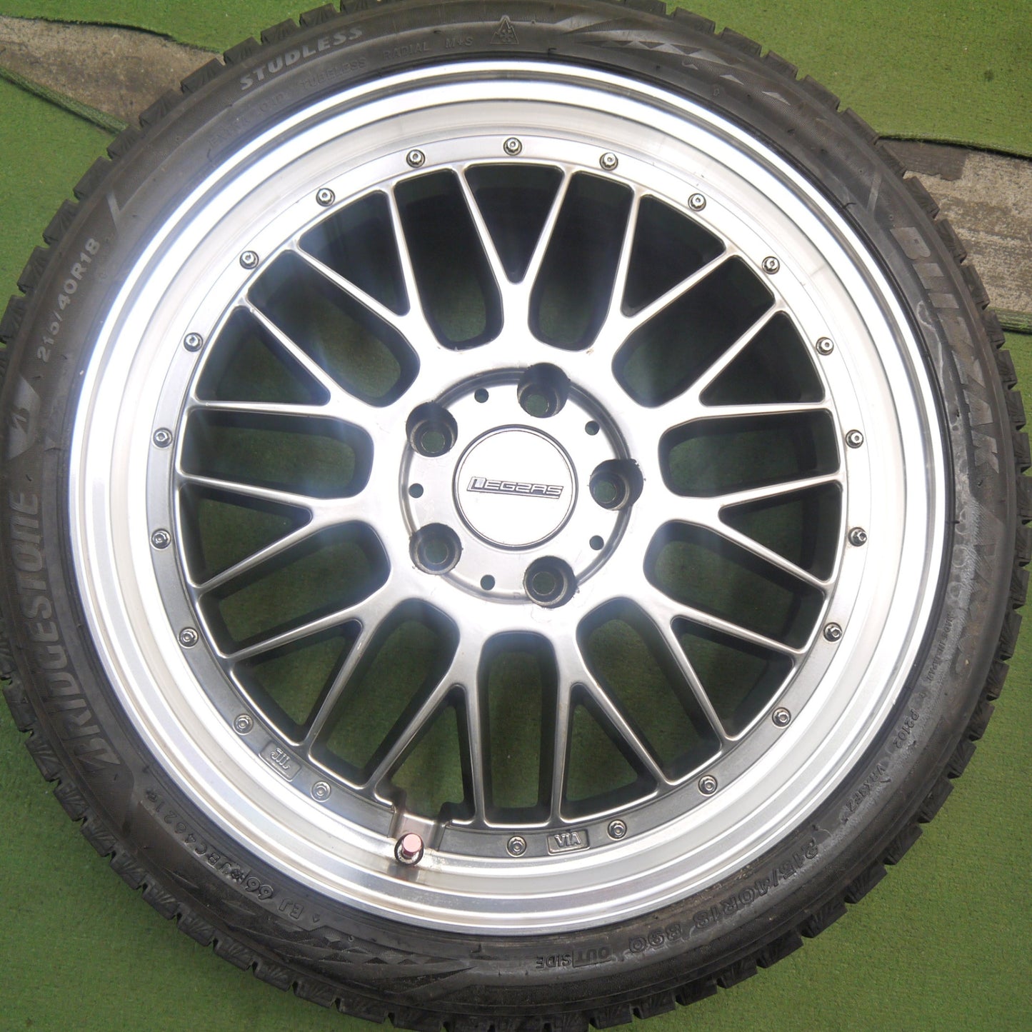 バリ溝！21年！9.5分★スタッドレス 215/40R18 ブリヂストン ブリザック VRX3 Stich LEGZAS M110 シュティッヒ レグザス 18インチ PCD114.3/5H★5100602Hス