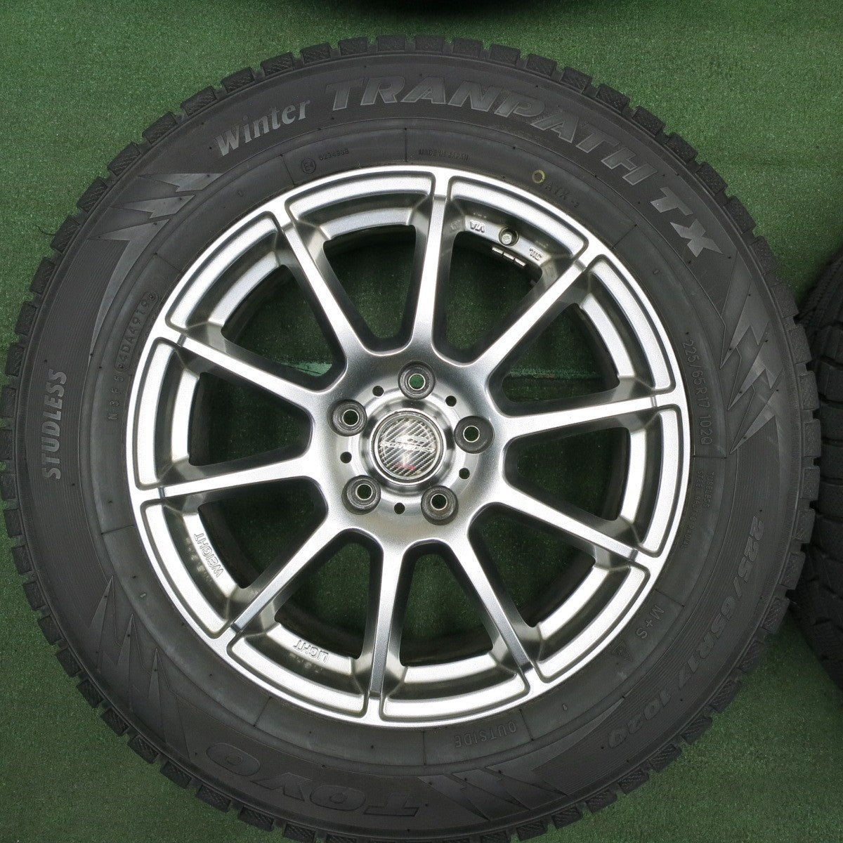 *送料無料* バリ溝！キレイ！9.5分★スタッドレス 225/65R17 トーヨー ウインター トランパス TX SCHNEIDER ATECH シュナイダー PCD114.3/5H★4032603TNス