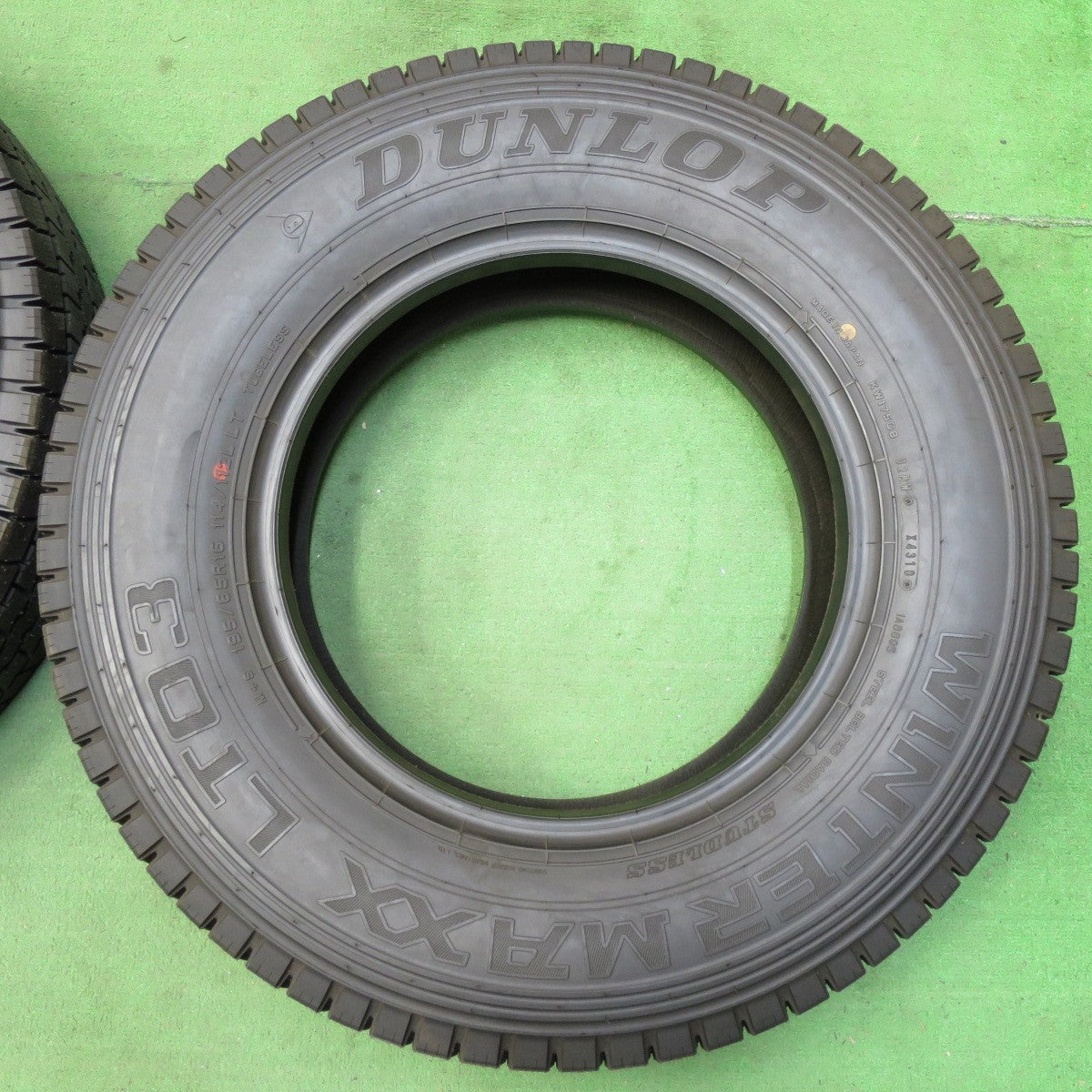 [送料無料] 未使用★トラック タイヤ 195/85R16 114/112L スタッドレス ダンロップ ウインターマックス LT03 16インチ★4102901イスタ