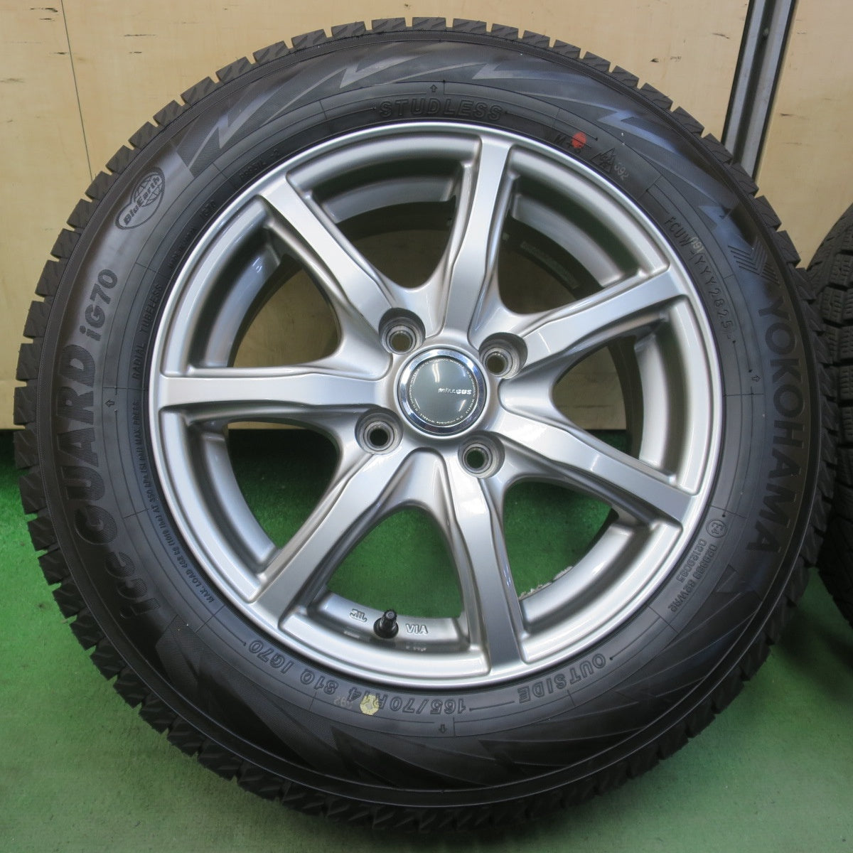 ほぼ未使用！25年！キレイ★スタッドレス 165/70R14 ヨコハマ アイスガード iG70 MiLLOUS Ki ミルアス 14インチ PCD100/4H★6052507イス