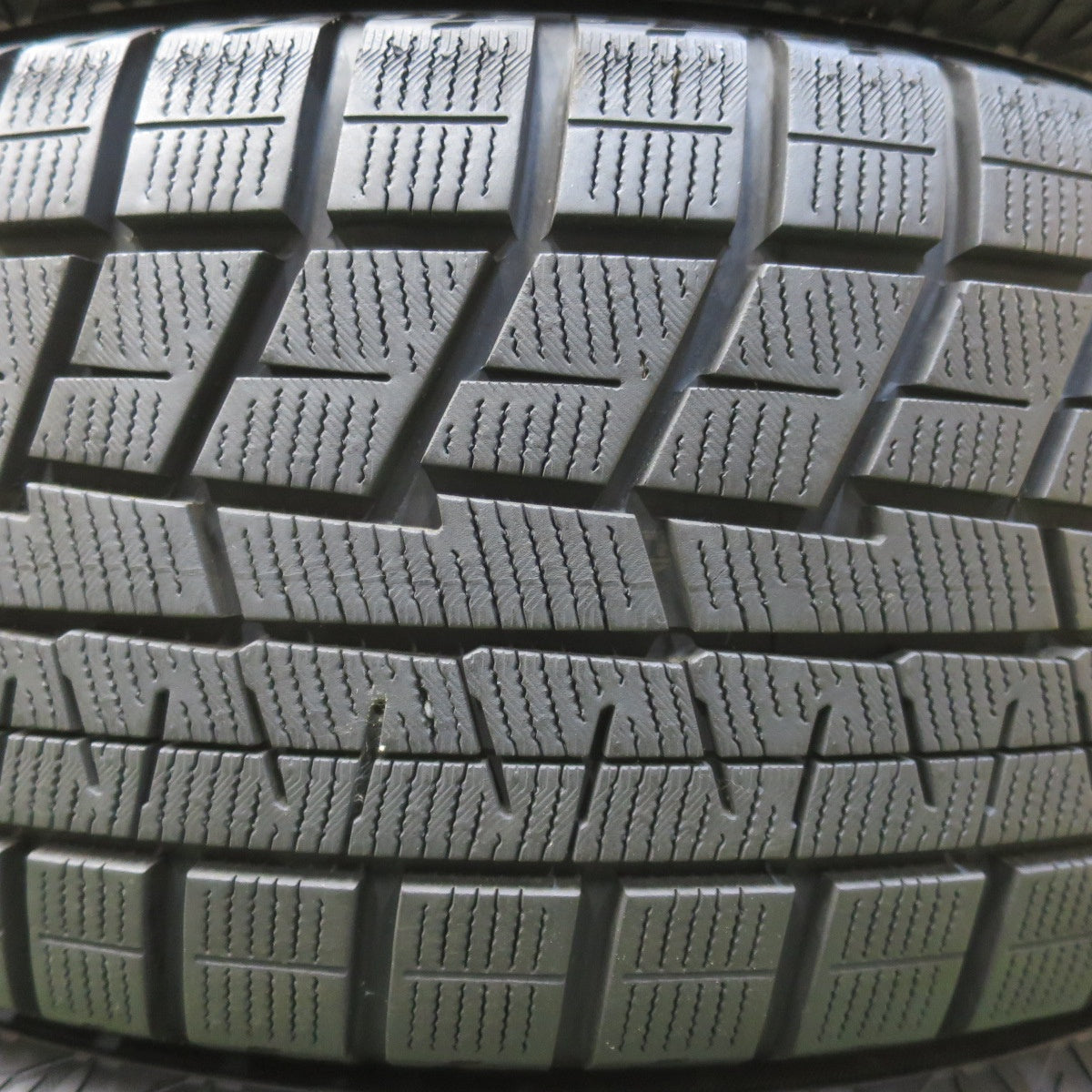 バリ溝！22年！9.5分以上★プリウス 等 215/45R17 スタッドレス ヨコハマ アイスガード iG60 Exsteer エクスター 17インチ PCD100/5H★6051810イス
