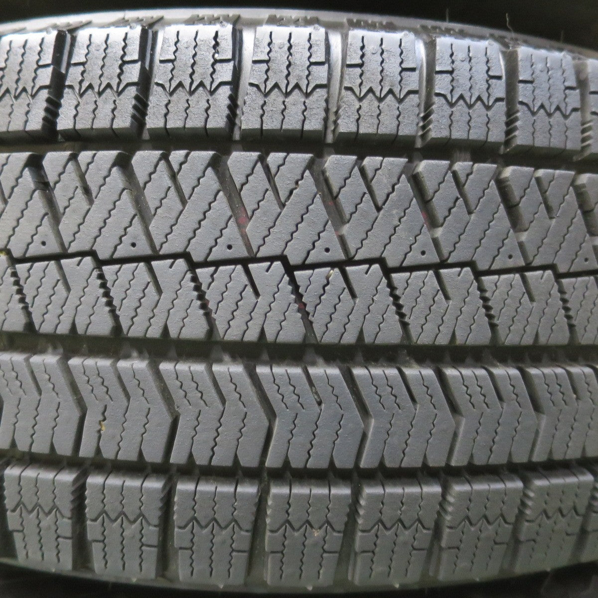 バリ溝！キレイ！9.5分★プリウス 等 195/65R15 スタッドレス ブリヂストン ブリザック VRX2 BALMINUM BR10 バルミナ 15インチ PCD100/5H★6041706イス