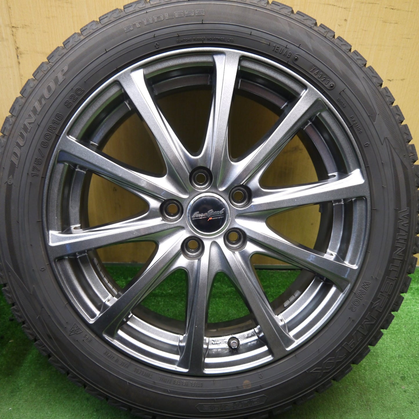 バリ溝！23年！キレイ！9.5分以上★ラクティス 等 175/60R16 スタッドレス ダンロップ ウインターマックス WM02 EuroSpeed MANARAY SPORT PCD100/5H★5070705Hス