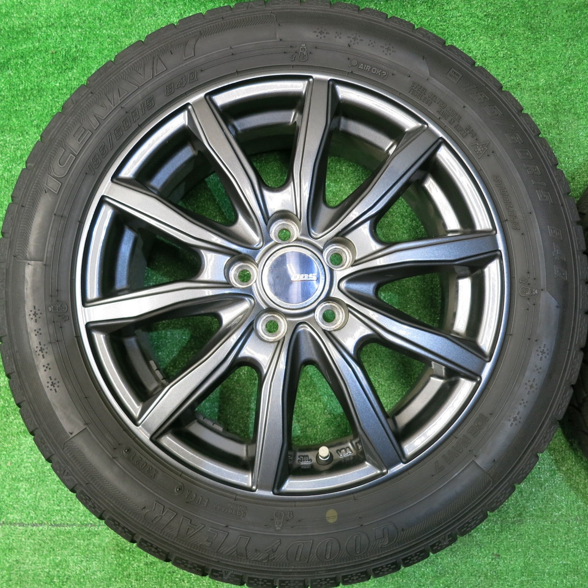 バリ溝！21年！キレイ！8.5分★シエンタ 等 185/60R15 スタッドレス グッドイヤー アイスナビ7 D.O.S. DOS 15インチ PCD100/5H★5113023HAス