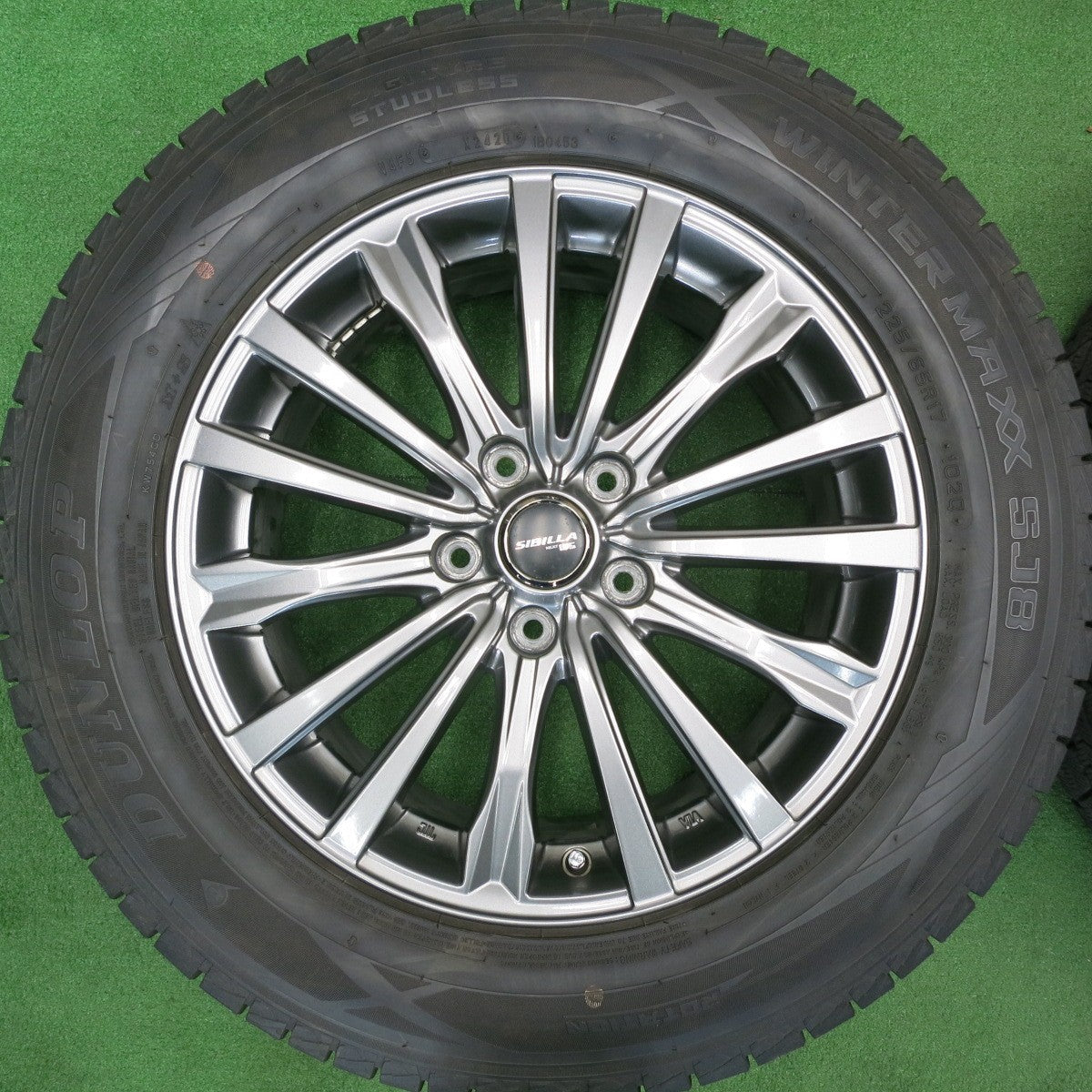 [送料無料] バリ溝！キレイ！9.5分★スタッドレス 225/65R17 ダンロップ ウインターマックス SJ8 SIBILLA NEXT W5 シビラ 17インチ PCD114.3/5H★5012303TNス
