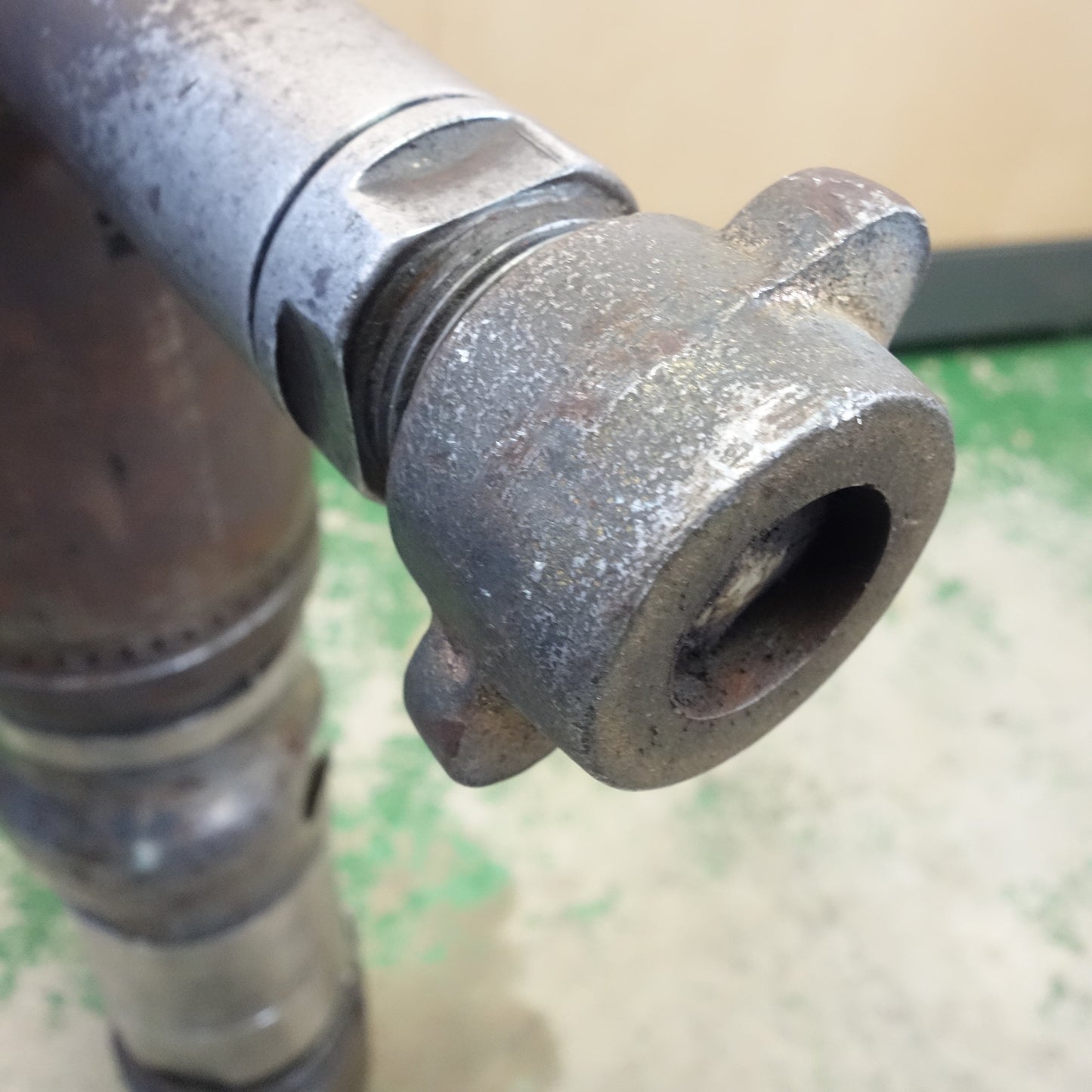 [送料無料] ☆東空 TOKU エアー式 コンクリート ブレーカー TCB型 TCB-300 ハツリ☆