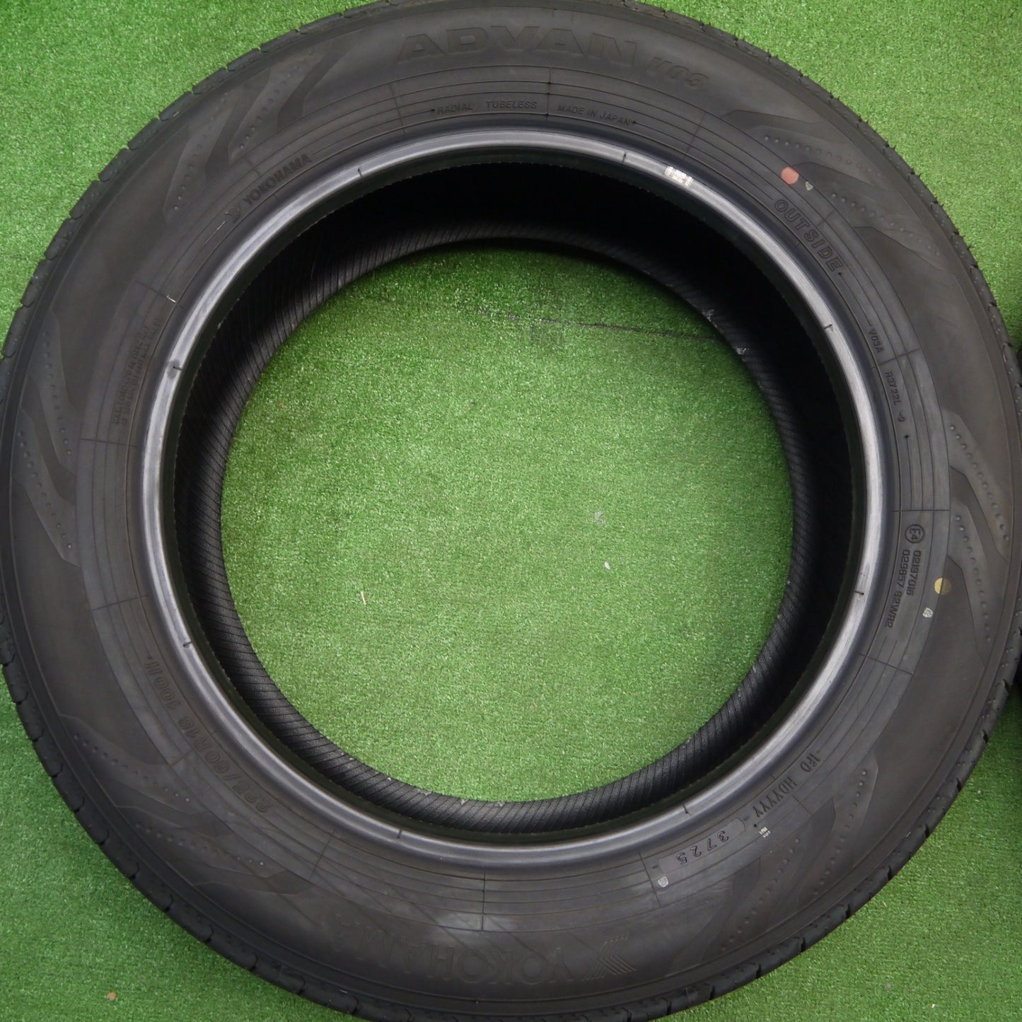 新車外し！25年★225/60R18 ヨコハマ アドバン V03 タイヤ 18インチ 40系 アルファード ヴェルファイア 等★5111007Hノタ