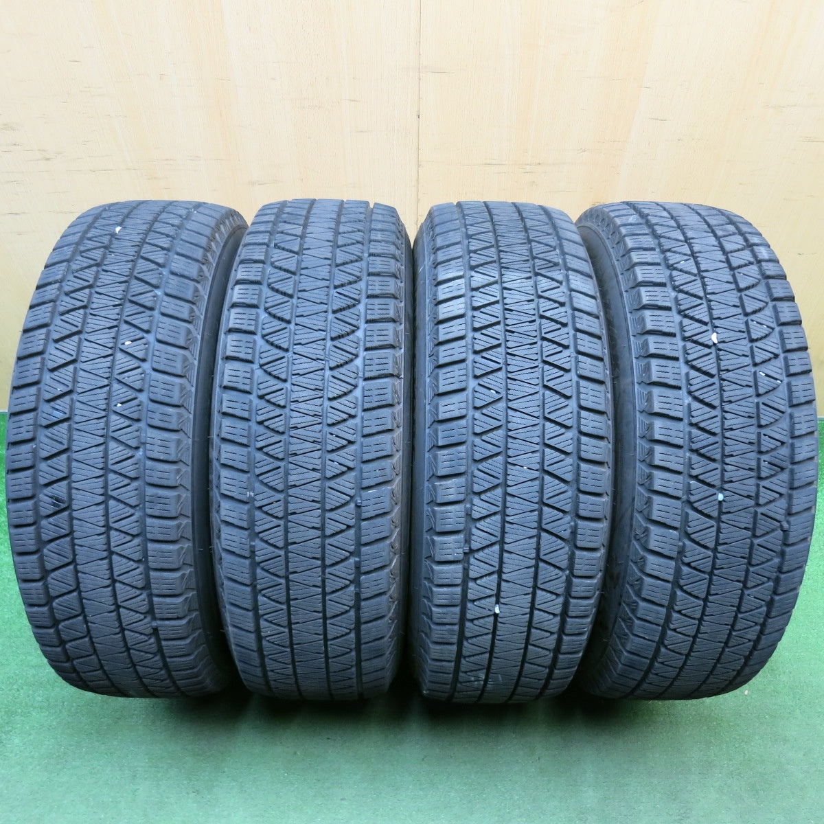 バリ溝！9分★スタッドレス 215/70R16 ブリヂストン ブリザック DM-V3 G-SPEED Gスピード 16インチ PCD114.3/5H★6043009HAス