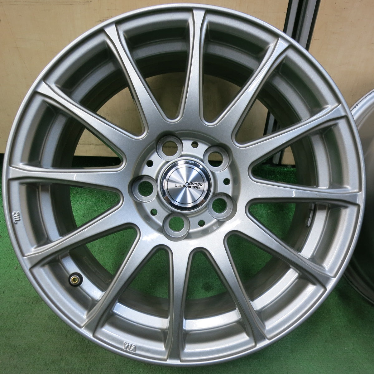 [送料無料] キレイ★プリウス 等 ravrion LUMIERE weds ラブリオン ウェッズ 15インチ ホイール 15×6.5J PCD100/5H★5032501SYホ
