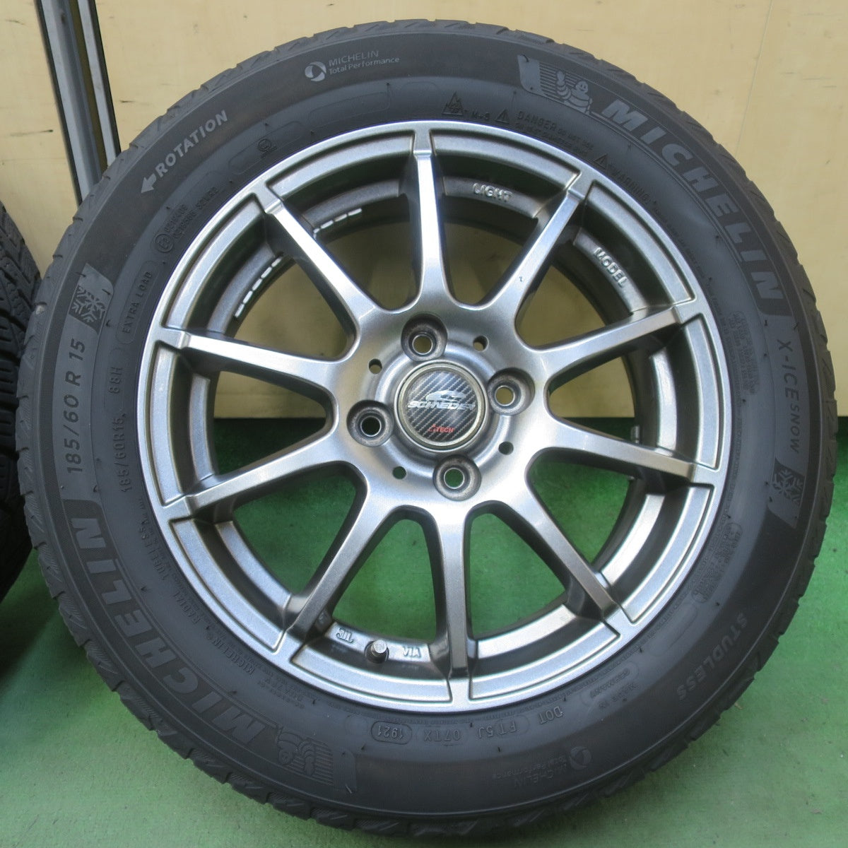 4本価格◎スタッドレス 185/60R15 ミシュラン X-ICE SNOW SCHNEIDER シュナイダー 15インチ PCD100/4H◎6072302イス