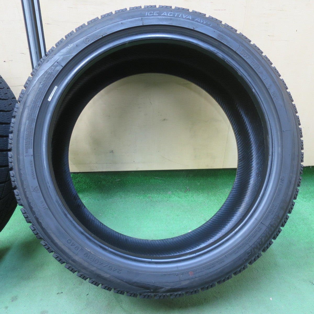 バリ溝！24年！9.5分★スタッドレス 245/40R19 ナンカン アイスアクティバ AW-1 タイヤ 19インチ エスティマ スカイライン フーガ マツダ6 等★6021106イスタ