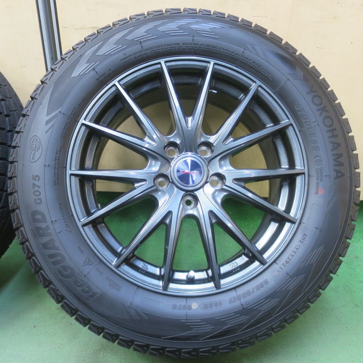 バリ溝！キレイ！9分◎スタッドレス 225/65R17 ヨコハマ アイスガード G075 VELVA SPORTZ ヴェルヴァ 17インチ PCD114.3/5H◎6100703イス