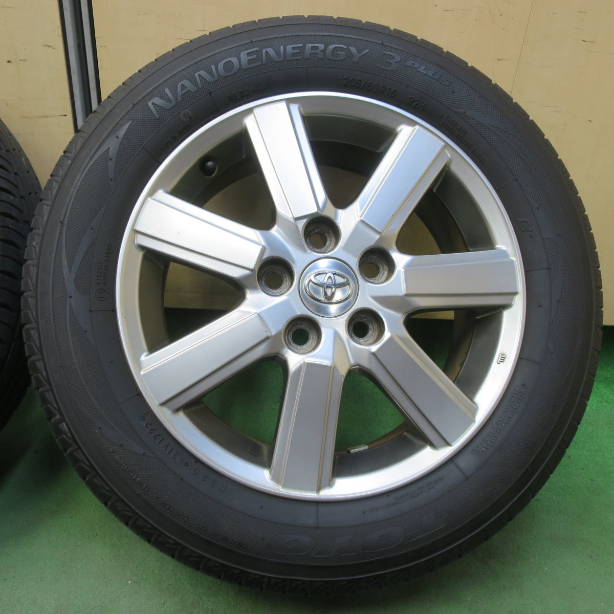 バリ溝！22年！9.5分★トヨタ 70系 ノア ヴォクシー 純正 205/60R16 トーヨー ナノエナジー 3 プラス 16インチ PCD114.3/5H★6051205イノ