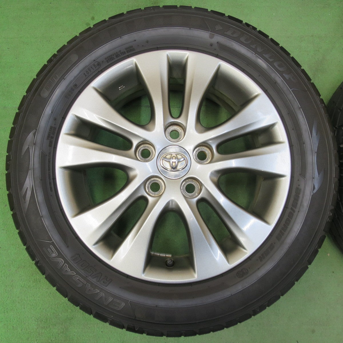 バリ溝！キレイ！9.5分★トヨタ 70系 ヴォクシー ノア 純正 205/60R16 ダンロップ エナセーブ RV504 16インチ PCD114.3/5H★5051209イノ