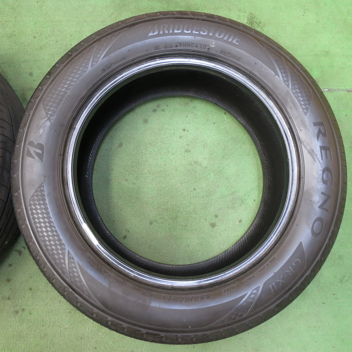 バリ溝！9.5分★225/55R16 ブリヂストン レグノ GR-X2 タイヤ 16インチ ベンツ Cクラス Eクラス アウディ A4 A6 等★5090406イノタ