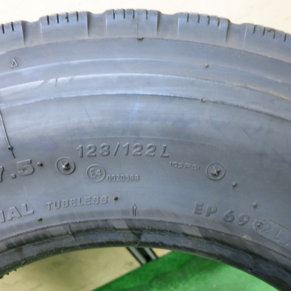 [送料無料] 1本価格★トラック タイヤ 225/80R17.5 123/122L ブリヂストン エコピア M801 ミックス オールシーズン 17.5インチ★5021001ナスタ