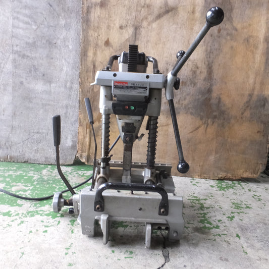 [送料無料] ◆makita マキタ 手動カクノミ 7304 木工用 角ノミ 穴あけ 電動工具 100V◆