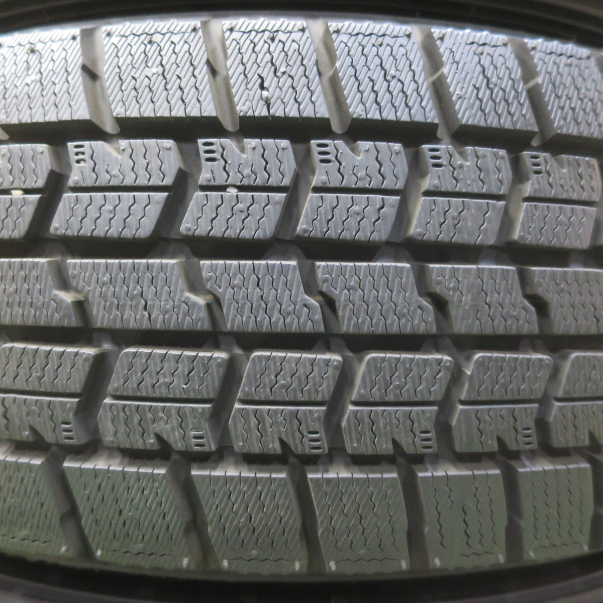 バリ溝！キレイ！ほぼ10分◎スタッドレス 195/65R16 グッドイヤー アイスナビ7 ravrion RS01 ラブリオン 16インチ PCD100/4H◎6062003イス