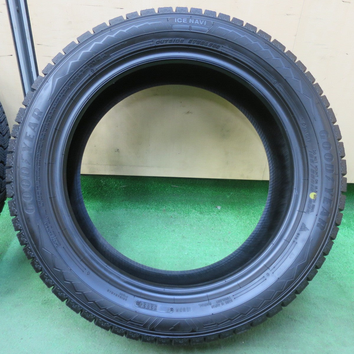 バリ溝！24年！ほぼ10分★スタッドレス 185/55R16 グッドイヤー アイスナビ8 タイヤ 16インチ ヤリス カローラ フィット 等★5110309イスタ