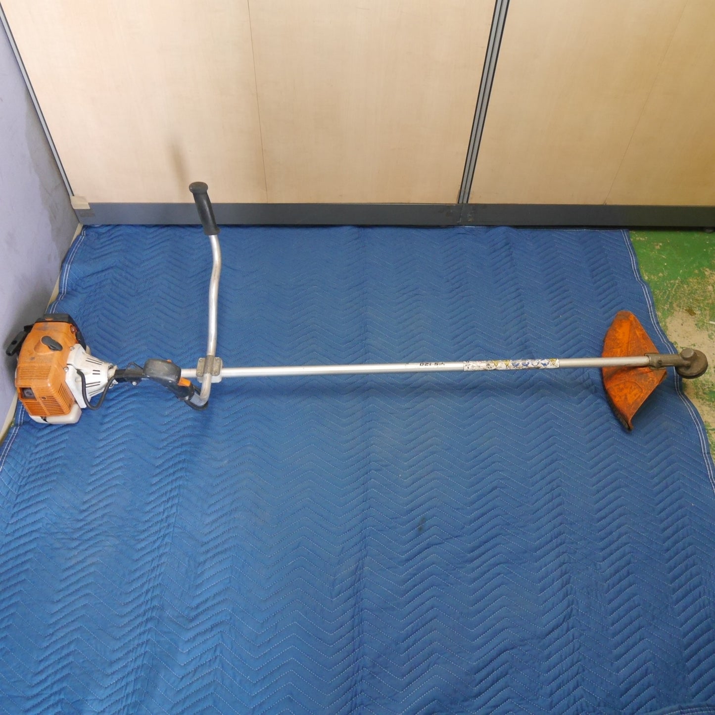 【岐阜発 直接引取限定】☆STIHL スチール エンジン 刈払機 FS120 刈り払い機 草刈機 草刈り機 114dB☆