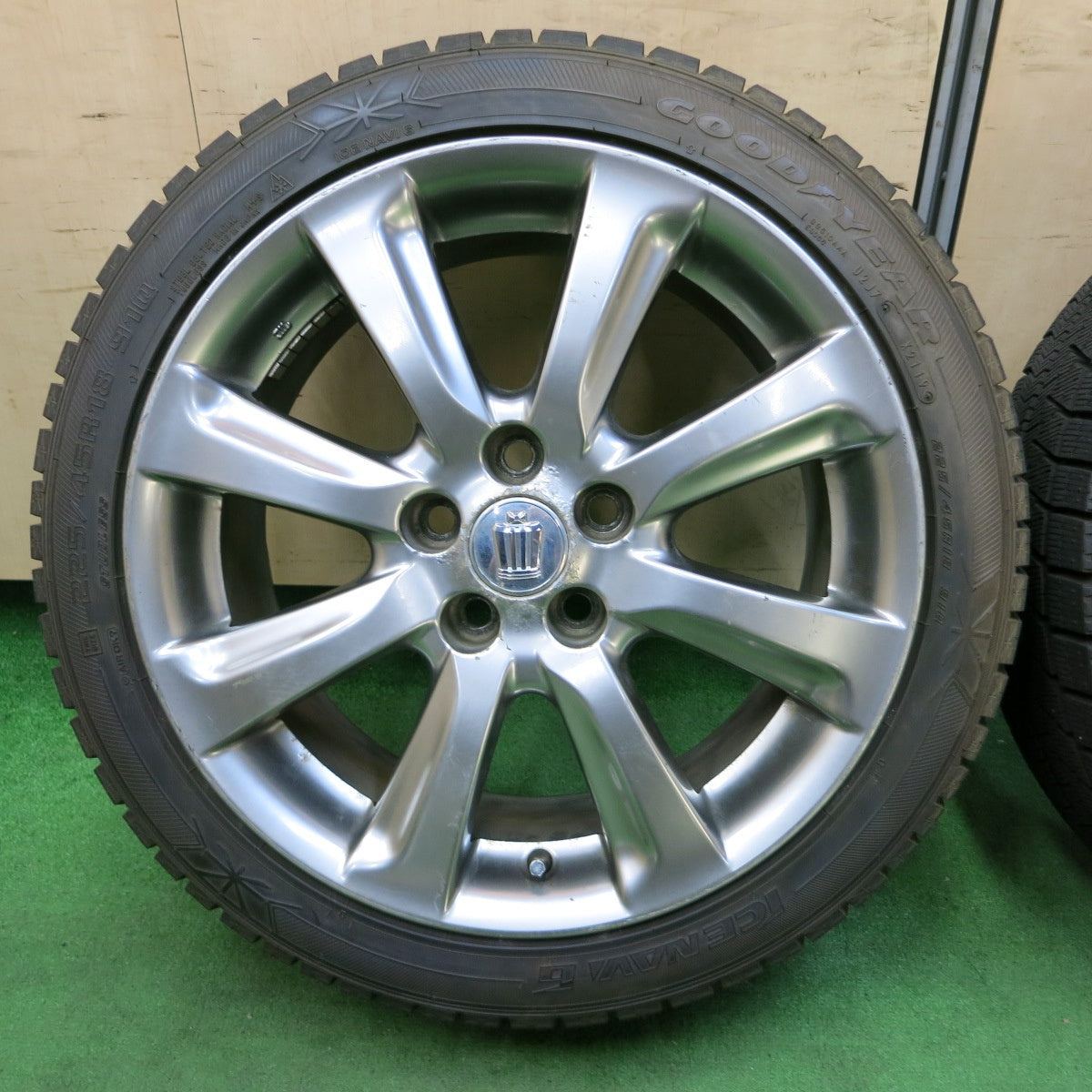 *送料無料* バリ溝！ほぼ10分★トヨタ 200系 クラウン アスリート 純正 225/45R18 スタッドレス ブリヂストン VRX グッドイヤー アイスナビ6 PCD114.3/5H★4061407ナス