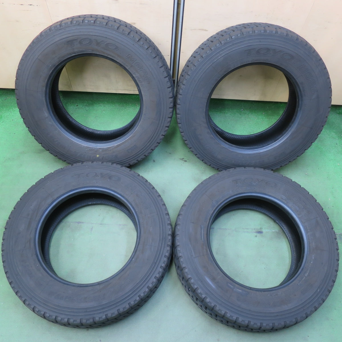 バリ溝！24年！8.5分★トラック 高荷重 トレーラー 等 タイヤ 235/70R17.5 136/134J トーヨー M626 オールシーズン ミックス 17.5インチ★6072903イスタ