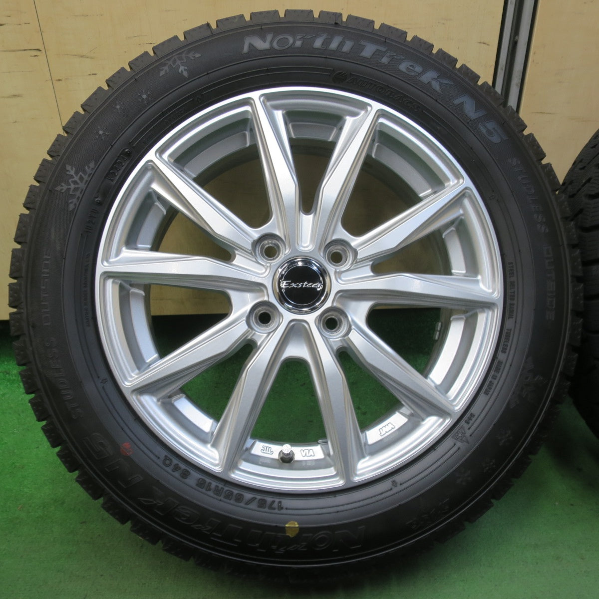 超バリ溝！24年！キレイ！ほぼ10分★スタッドレス 175/65R15 オートバックス ノーストレック N5 Exsteer エクスター 15インチ PCD100/4H★5101603イス