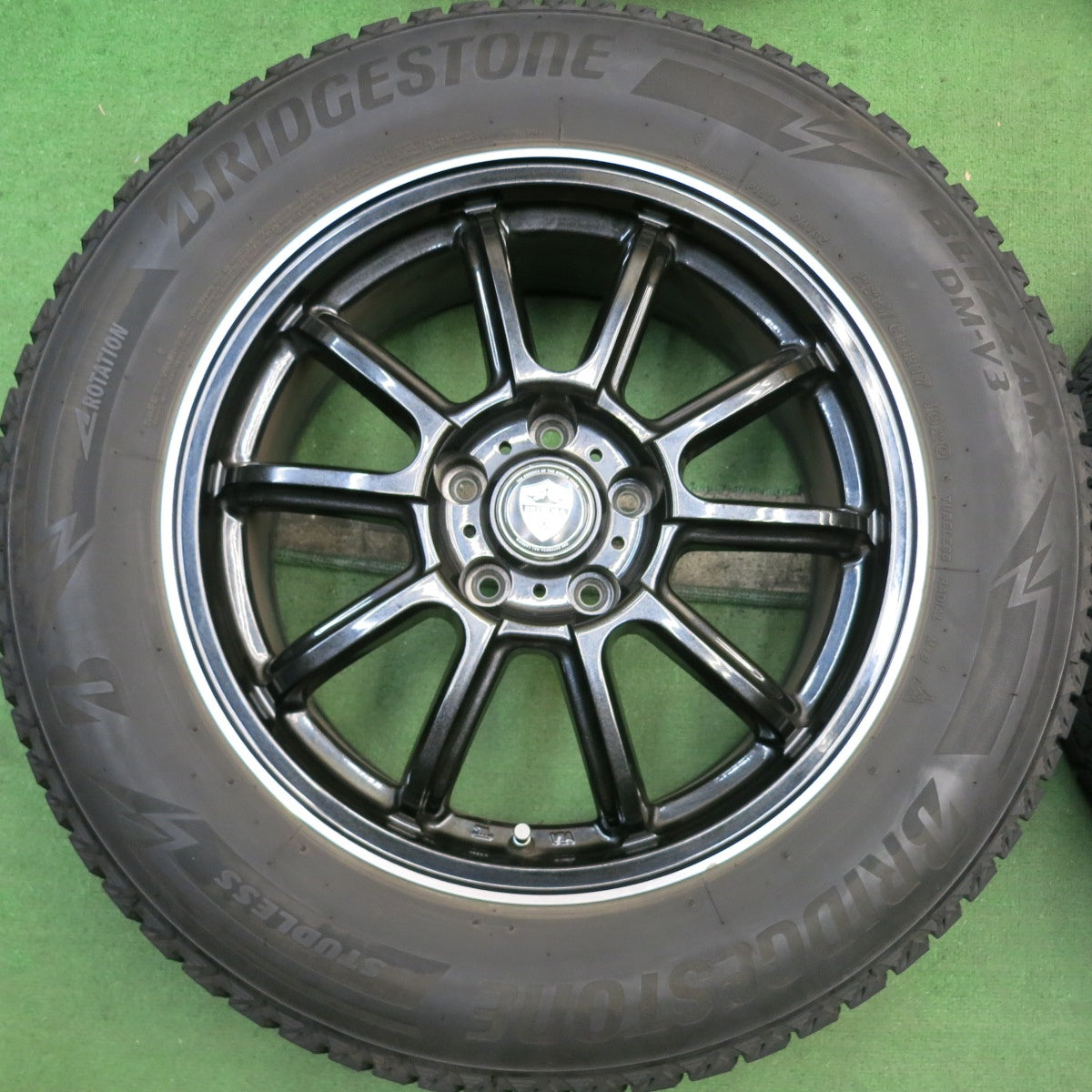 キレイ！21年★スタッドレス 225/65R17 ブリヂストン ブリザック DM-V3 ESTROSA エステローザ 17インチ PCD114.3/5H★5100501HAス