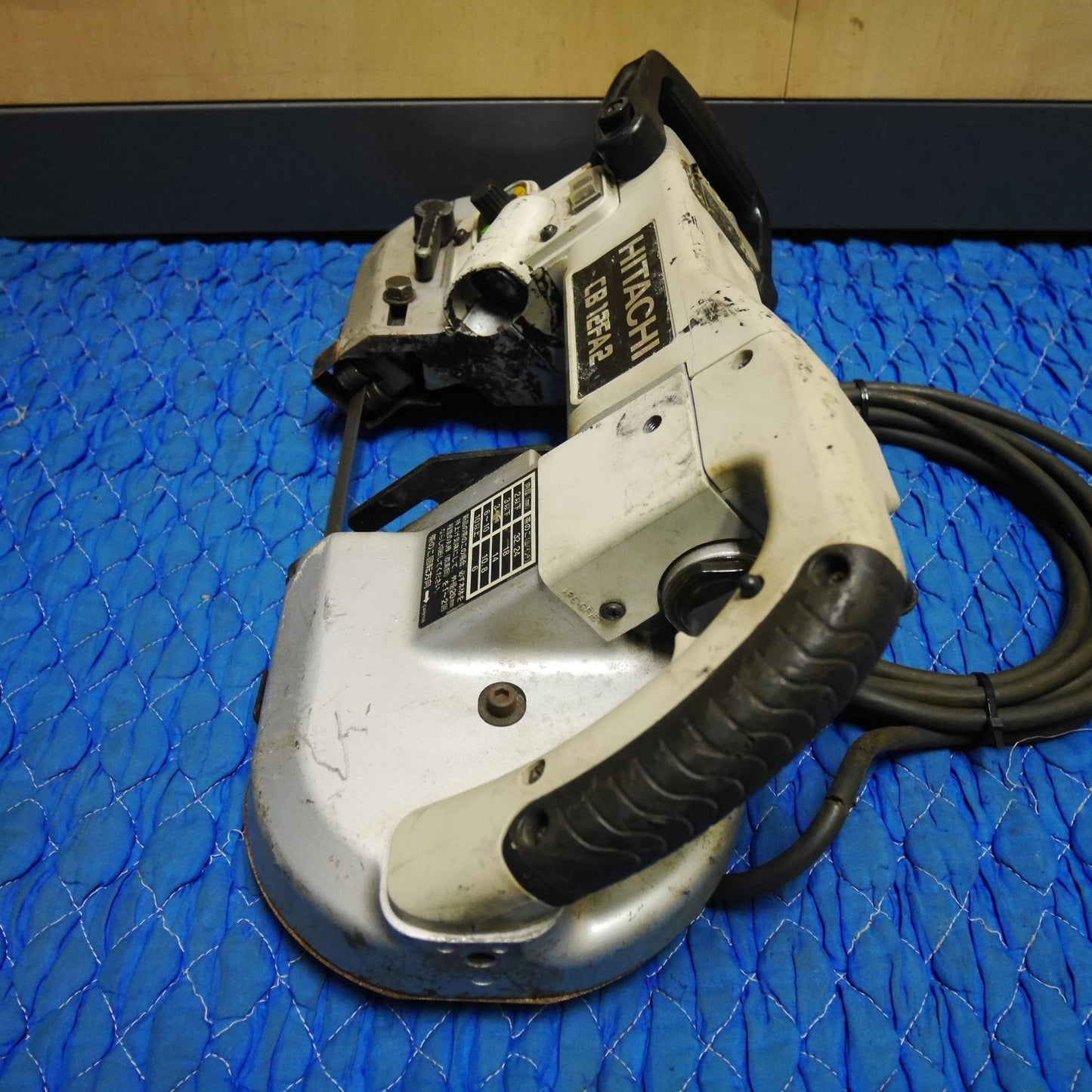 [送料無料] ☆日立 120mm ロータリ バンドソー CB12FA2 電動 工具 切断機 HITACHI 100V☆