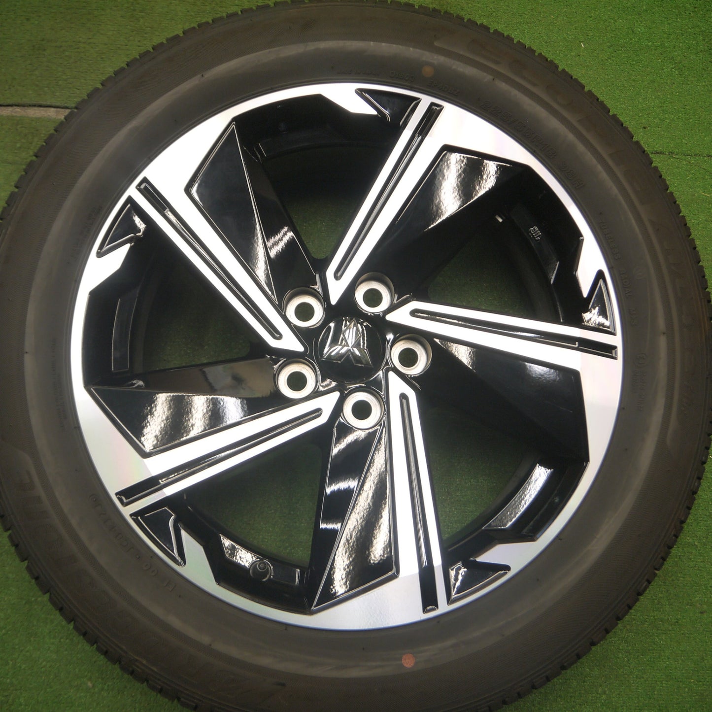 [送料無料] バリ溝！23年！キレイ！9.5分★三菱 エクリプス クロス PHEV 純正 225/55R18 ブリヂストン エコピア H/L 422 プラス 18インチ PCD114.3/5H★5020515Hノ