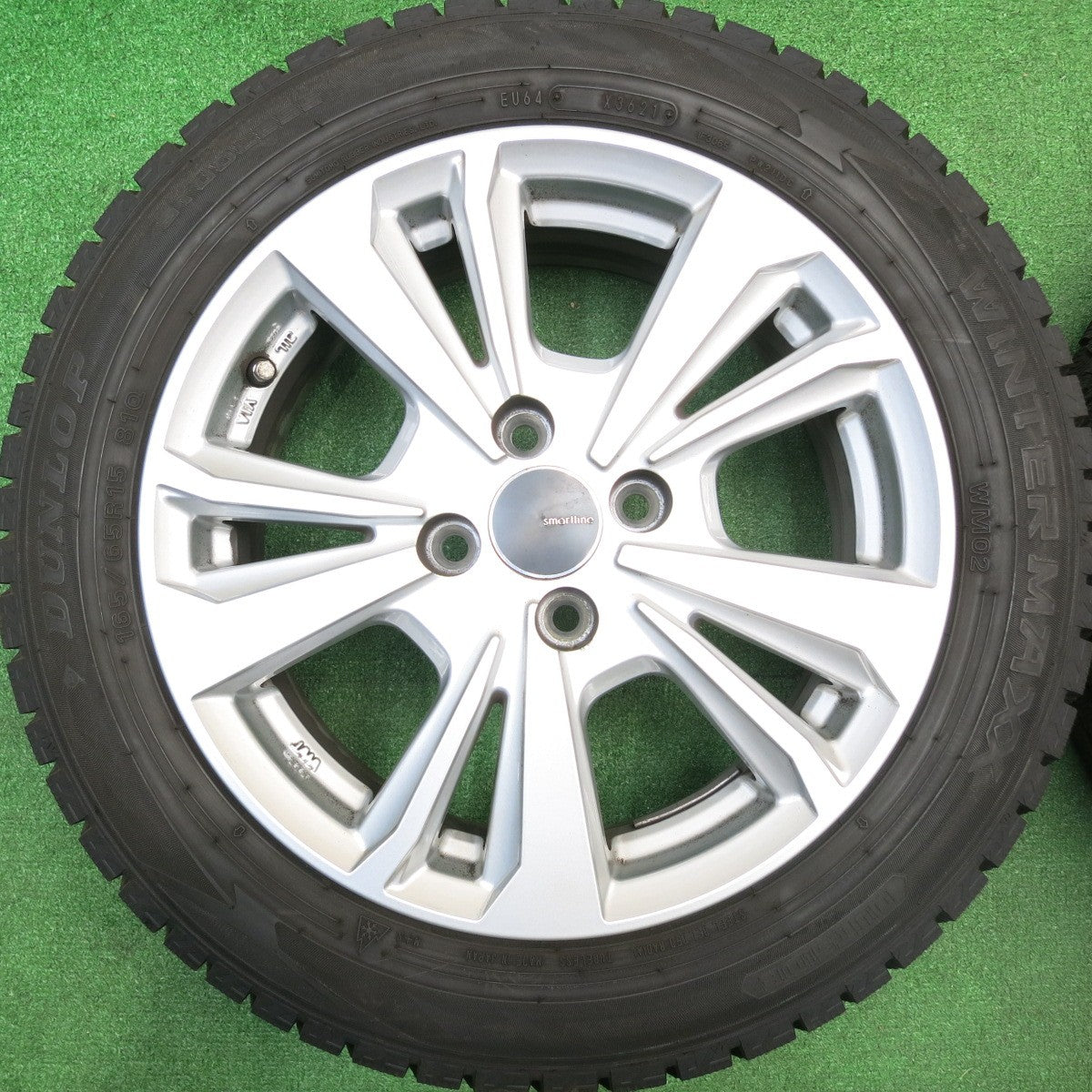 バリ溝！21年！キレイ！9分★トゥインゴ スマート フォーツー 等 smartline 365 165/65R15 185/60R15 スタッドレス ダンロップ ウインターマックス WM02 スマートライン 15インチ PCD100/4H★5112910HAス