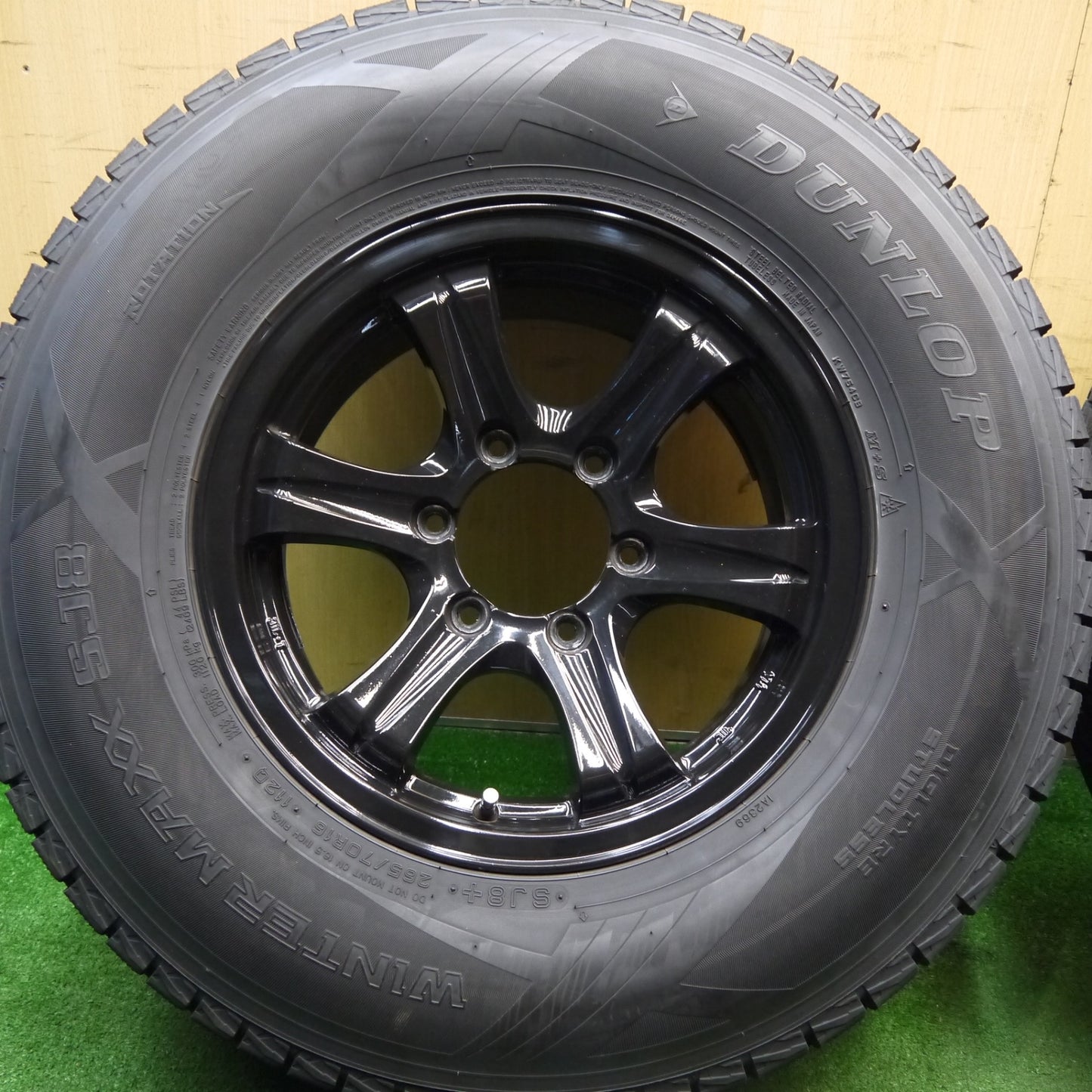 バリ溝！23年！キレイ！9.5分★KEELER 265/70R16 スタッドレス ダンロップ ウインターマックス SJ8 SJ8+ キーラー 16インチ PCD139.7/6H★5041103Hス