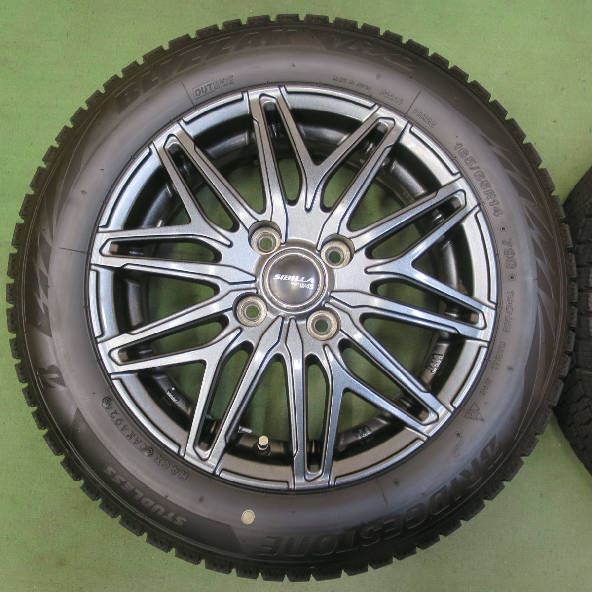 バリ溝！24年！キレイ！9分◎スタッドレス 165/65R14 ブリヂストン ブリザック VRX2 SIBILLA NEXT W45 シビラ 14インチ PCD100/4H◎6070105イス