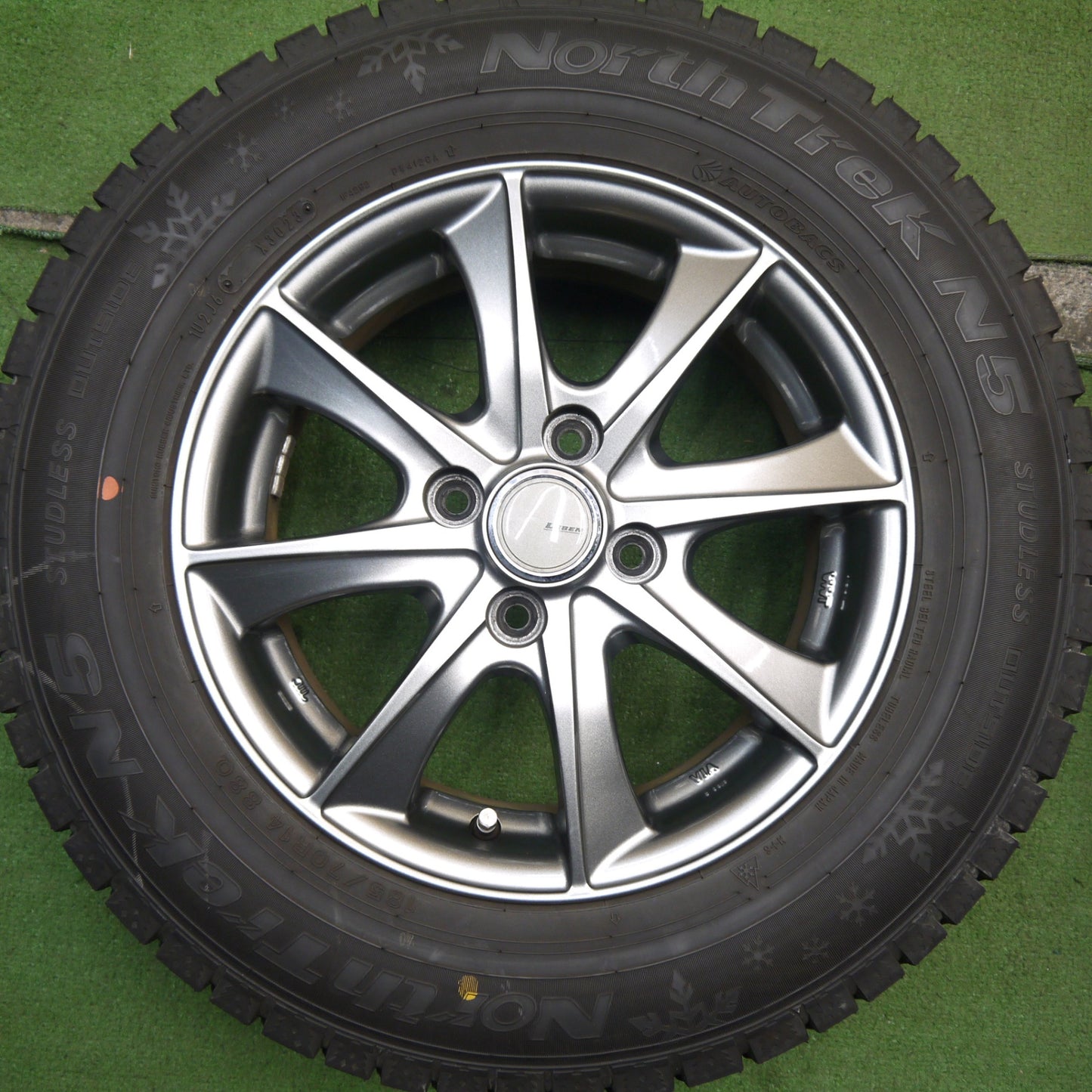 バリ溝！23年！キレイ！ほぼ10分★スタッドレス 185/70R14 オートバックス ノーストレック N5 LEBEN レーベン 14インチ PCD100/4H★5060309Hス