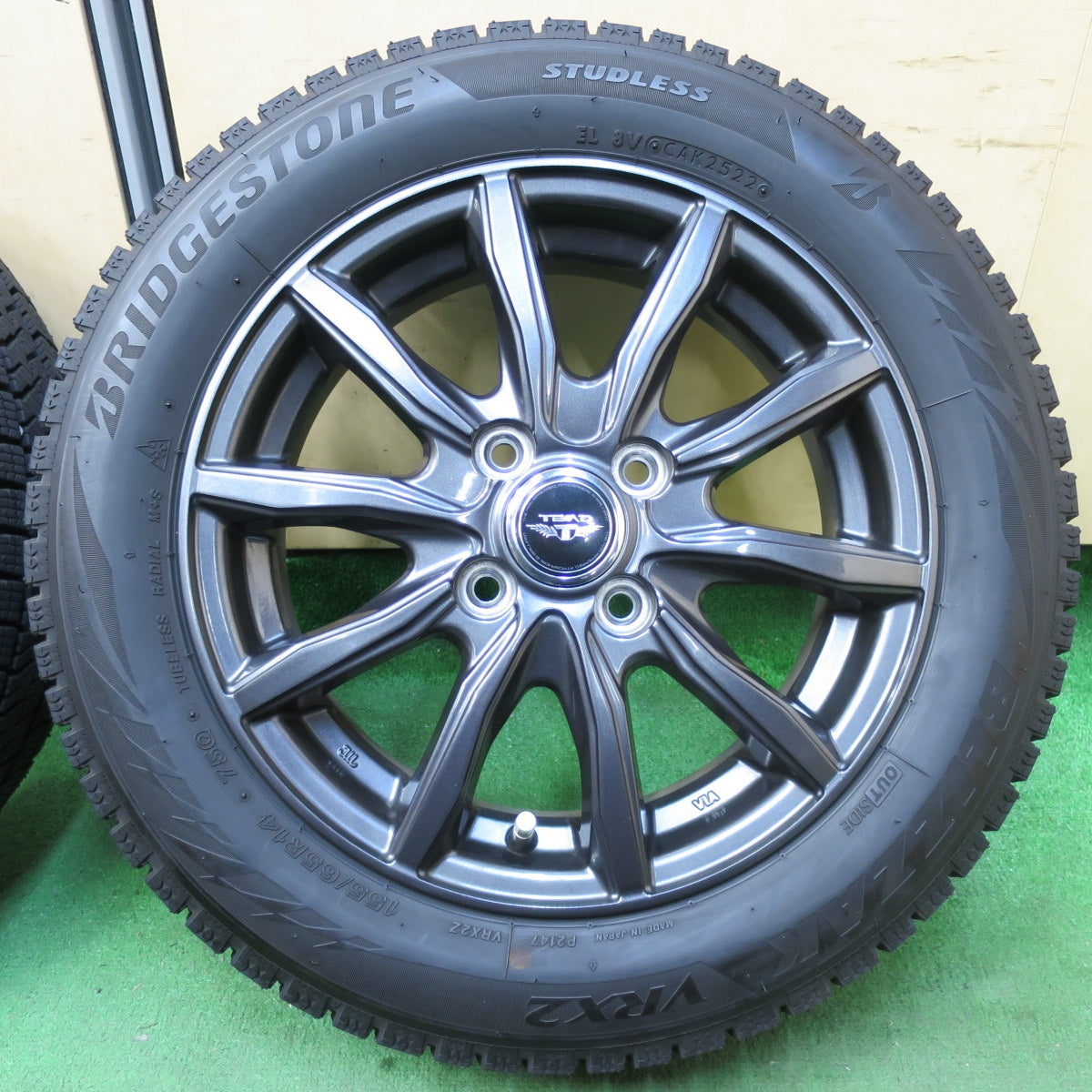 [送料無料] バリ溝！22年！キレイ！9分★スタッドレス 155/65R14 ブリヂストン ブリザック VRX2 TEAD テッド 14インチ PCD100/4H★5010606イス