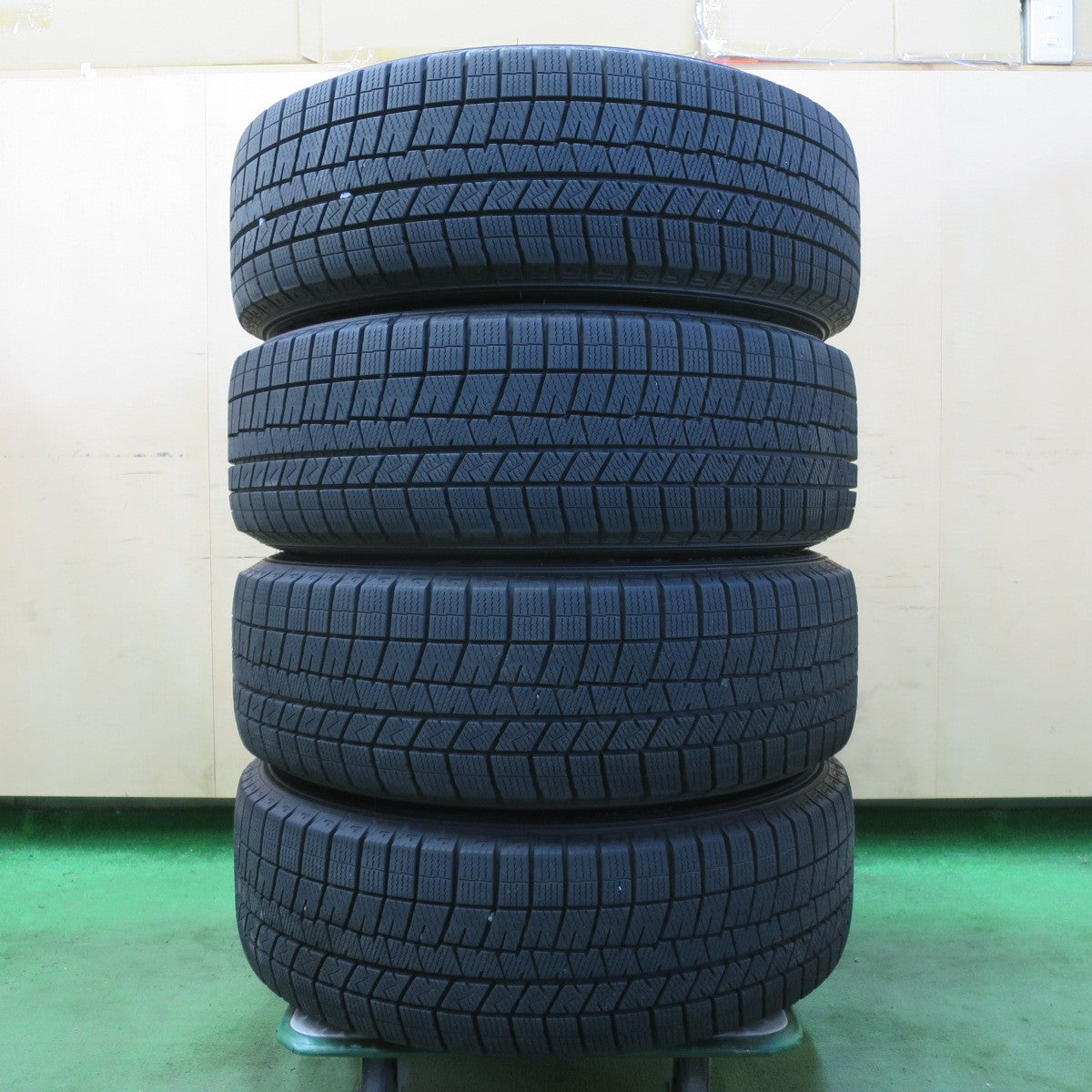 バリ溝！キレイ！9.5分★ワーゲン 等 AGA NEXTA 195/60R16 スタッドレス ダンロップ ウインターマックス03 ネクスタ 16インチ PCD100/5H★5042302イス