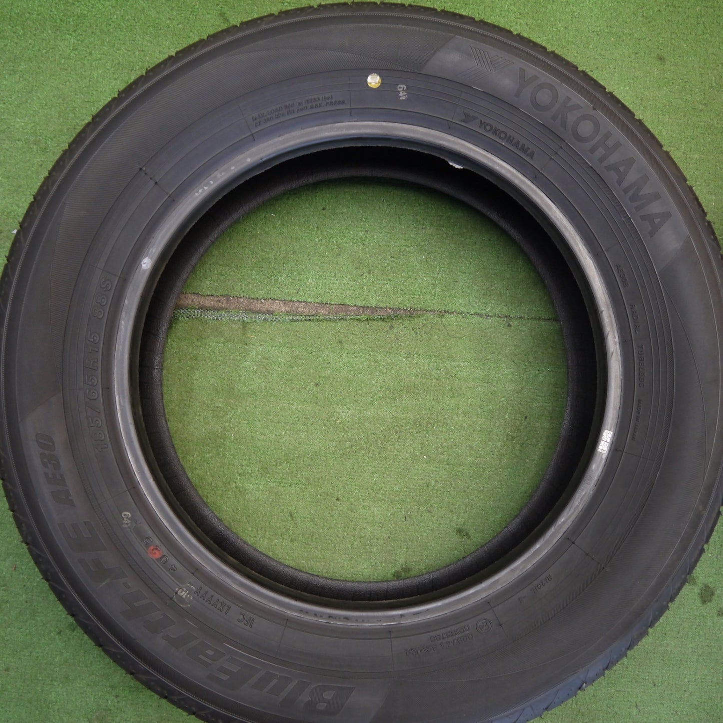 新車外し！25年★185/65R15 ヨコハマ BluEarth-FE AE30 ブルーアース タイヤ 15インチ アクア シエンタ フリード ノート デミオ 等★6050813Hノタ