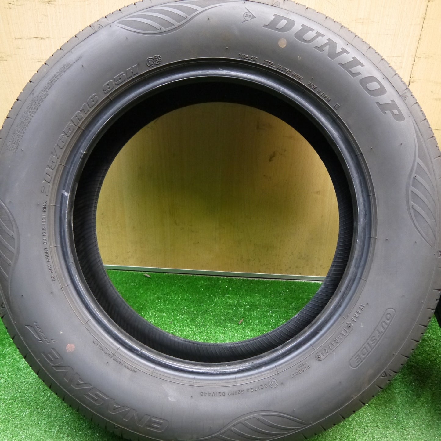 バリ溝！24年！9分★205/65R16 ダンロップ エナセーブ EC350+ タイヤ 16インチ セレナ カムリ ヤリスクロス エスティマ 等★5112506Hノタ