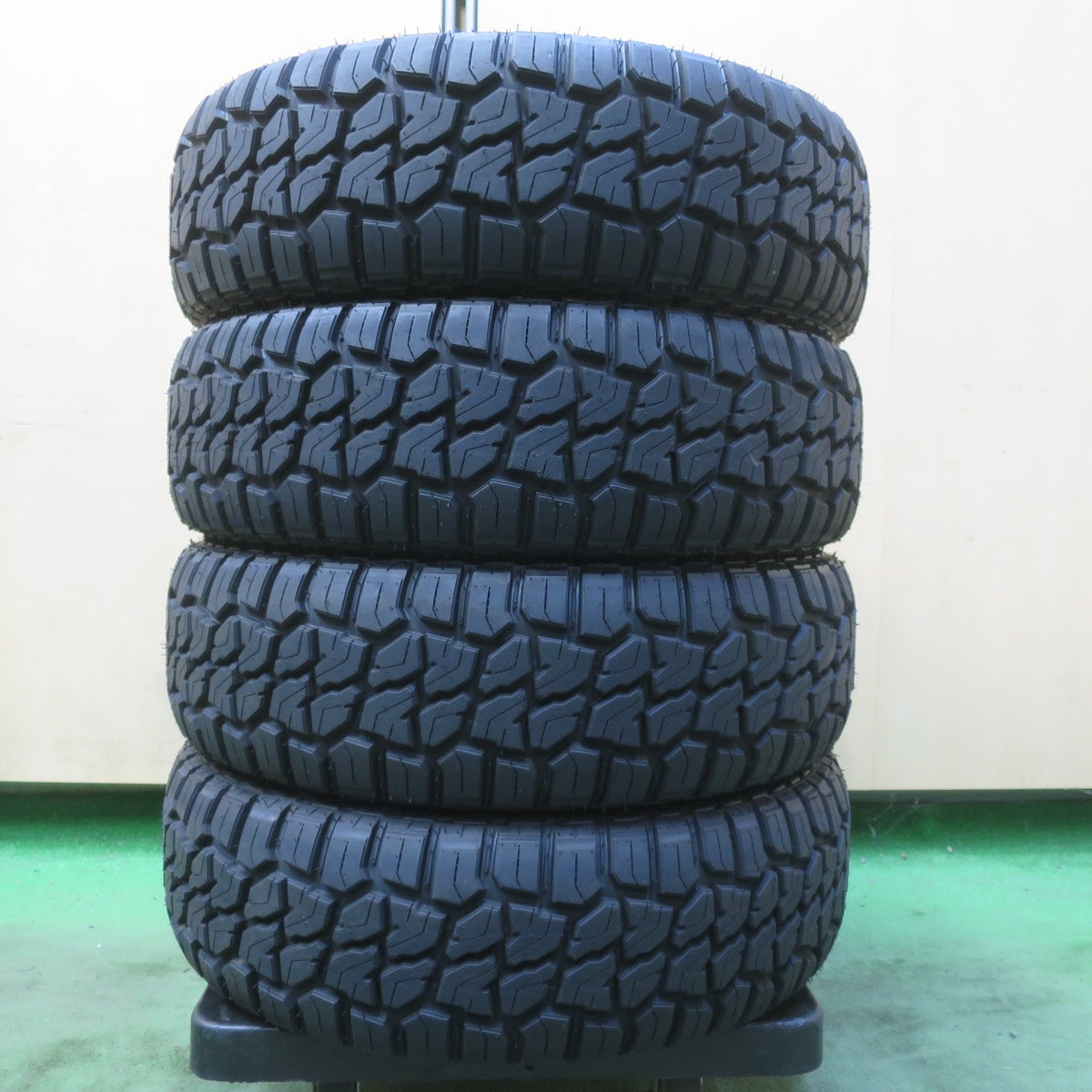 新車外し！26年！ほぼ未使用◎三菱 デリカ ミニ 純正 165/60R15 MONSTA RT HYBRID ホワイトレター 15インチ PCD100/4H◎6071806イノ