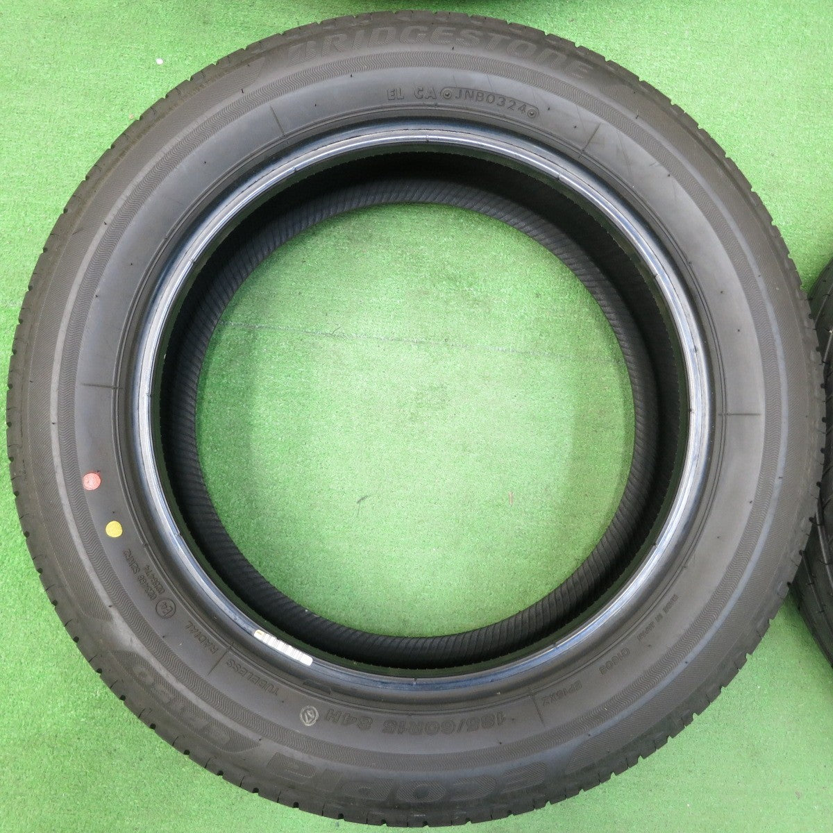 *送料無料* 新車外し！24年★185/60R15 ブリヂストン エコピア EP150 タイヤ 15インチ アクア シエンタ ヤリス フィット スイフト等★4041303イノタ
