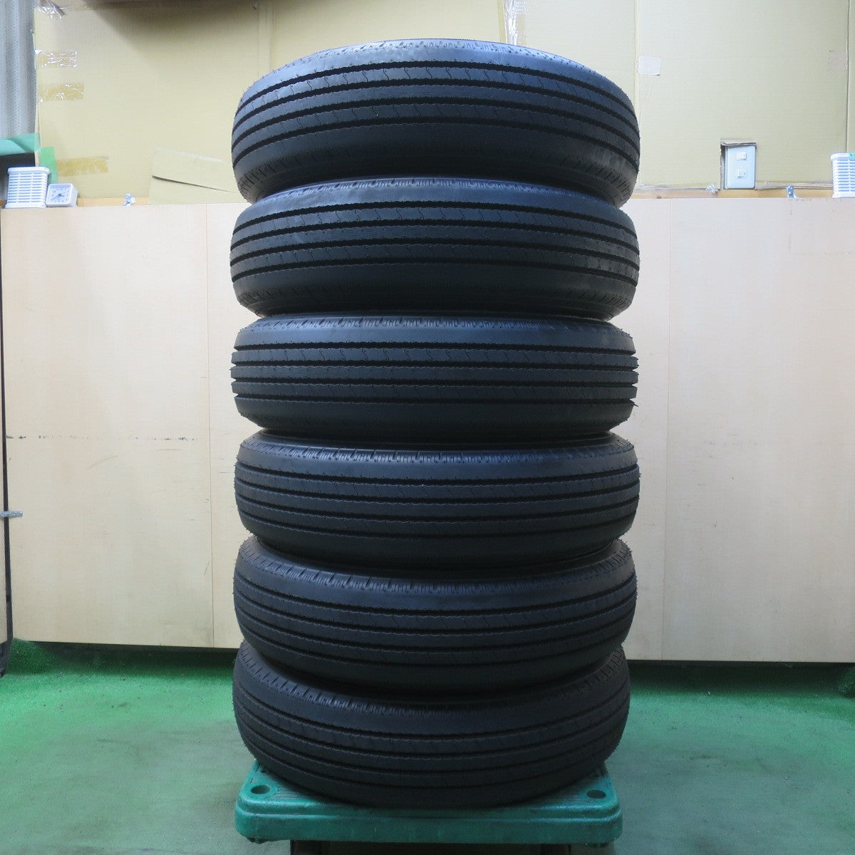 新車外し！24年！6本★トラック タイヤ 205/75R16 113/111N ヨコハマ SUPER STEEL RY108B 16インチ★6062602イノタ