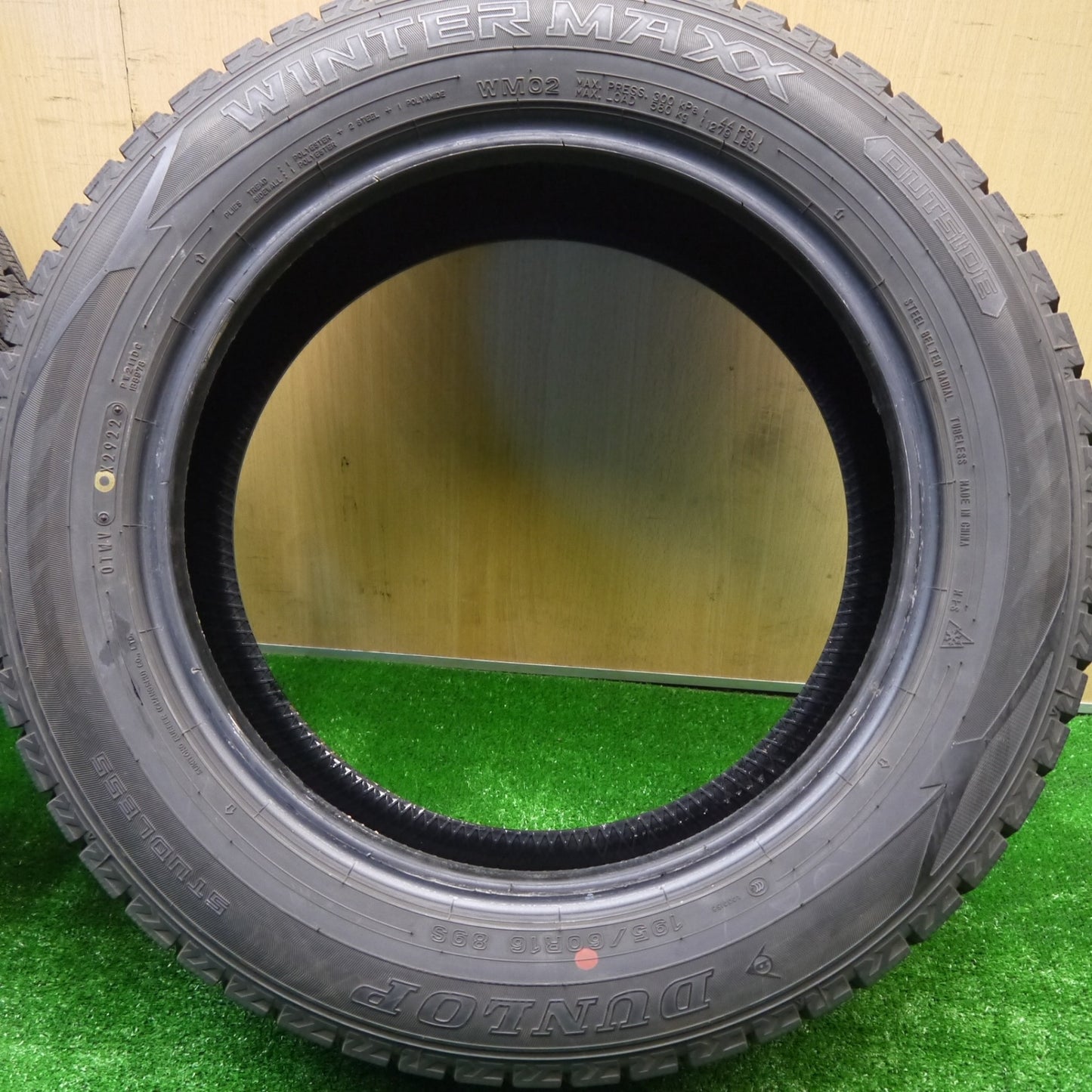 バリ溝！22年！9.5分★スタッドレス 195/60R16 ダンロップ ウインターマックス WM02 タイヤ 16インチ セレナ エクスファイア ノア ヴォクシー 等★5101001Hスタ