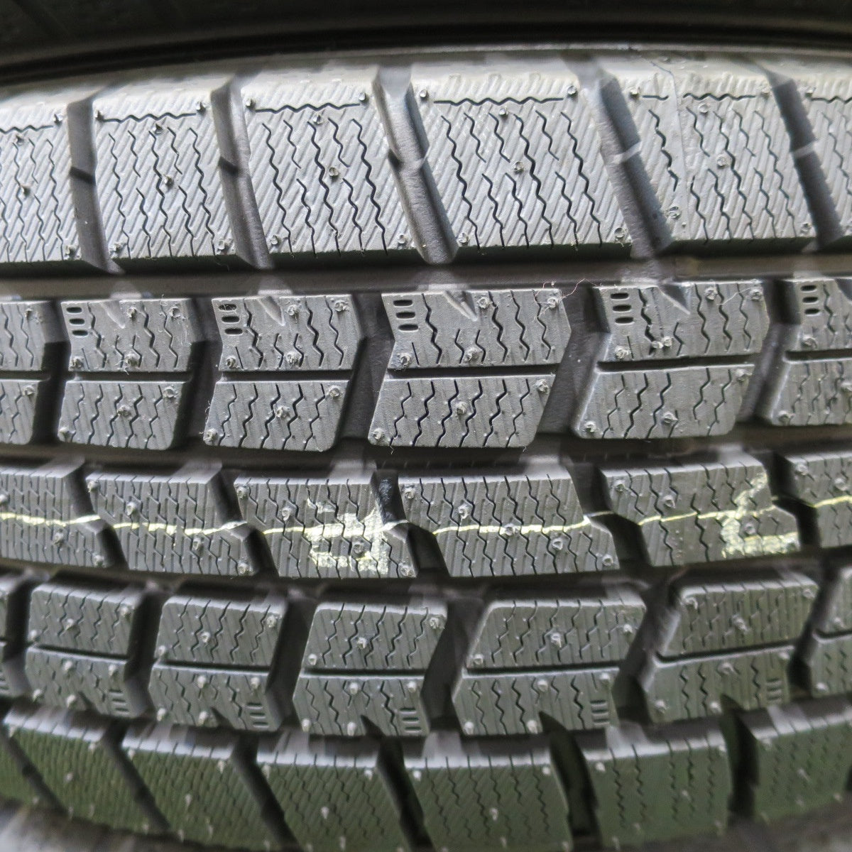 未使用！25年★スタッドレス 195/65R15 グッドイヤー アイスナビ7 タイヤ 15インチ プリウス ノア ヴォクシー ステップワゴン セレナ 等★6041302NGスタ