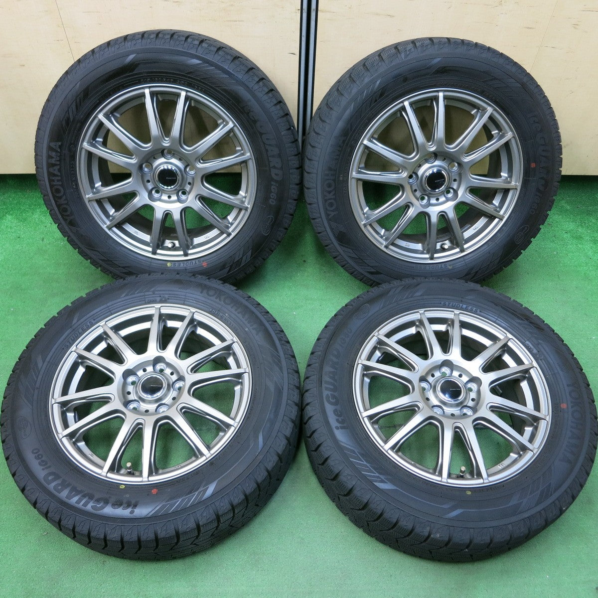 [送料無料] バリ溝！23年！キレイ！ほぼ10分★スタッドレス 215/60R16 ヨコハマ アイスガード iG60 VEMOTION Vエモーション 16インチ PCD114.3/5H★4092604SYス