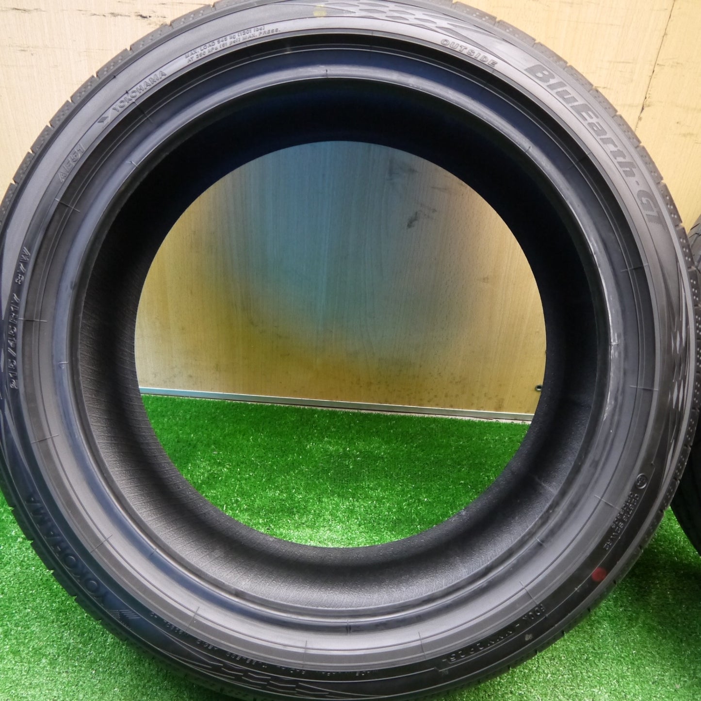 新車外し！25年★215/45R17 ヨコハマ BluEarth-GT AE51 タイヤ 17インチ プリウス ノア ヴォクシー セレナ 等★5102902Hノタ