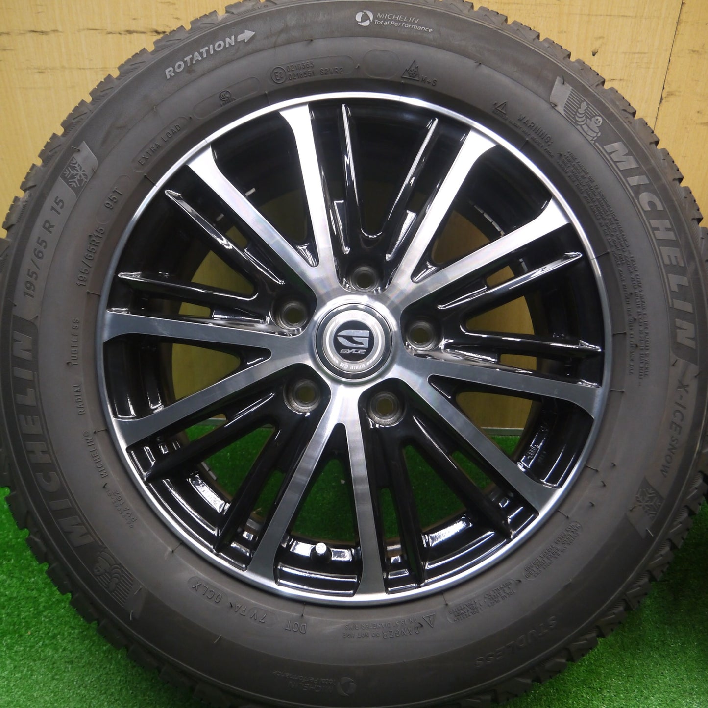 [送料無料] バリ溝！22年！キレイ！9.5分★スタッドレス 195/65R15 ミシュラン X-ICE SNOW GYLE ガイル 15インチ PCD114.3/5H★4102905Hス