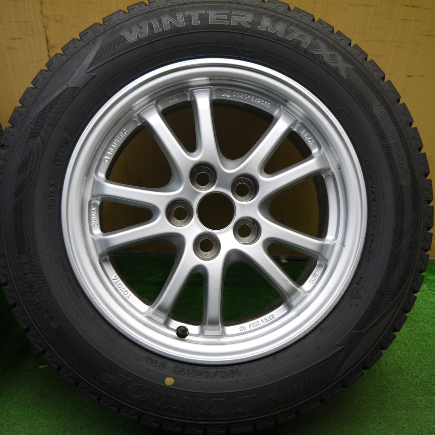 バリ溝！23年！9.5分★トヨタ 50系 プリウス 純正 195/65R15 スタッドレス ダンロップ ウインターマックス WM02 15インチ PCD100/5H★5042306Hス