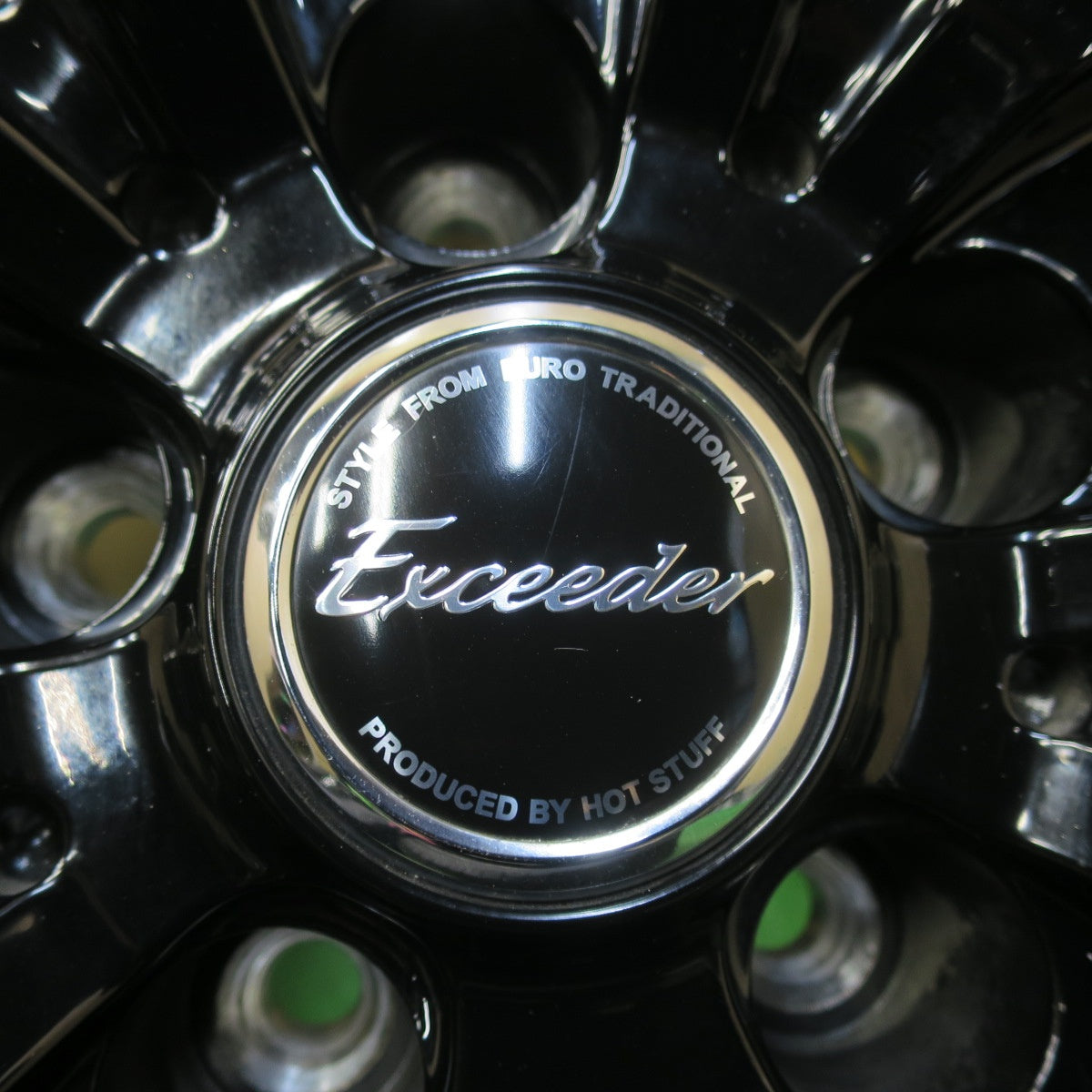 超バリ溝！24年！キレイ！ほぼ10分★スタッドレス 225/65R17 グッドイヤー アイスナビ SUV Exceeder エクシーダー 17インチ PCD114.3/5H★5110401イス