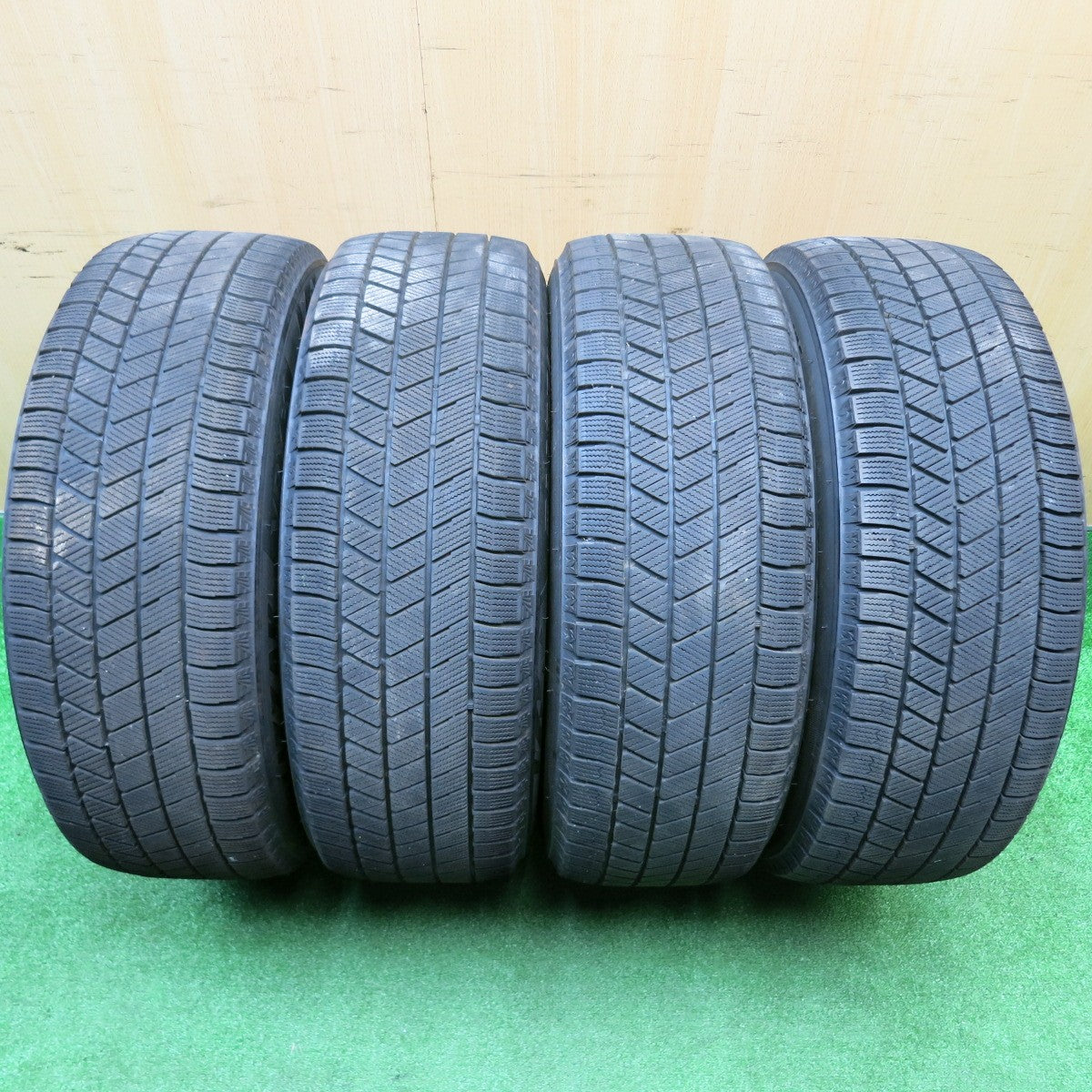 バリ溝！22年！キレイ！9分★スタッドレス 215/60R17 ブリヂストン ブリザック VRX3 ECO FORME エコフォルム 17インチ PCD114.3/5H★5110602HAス